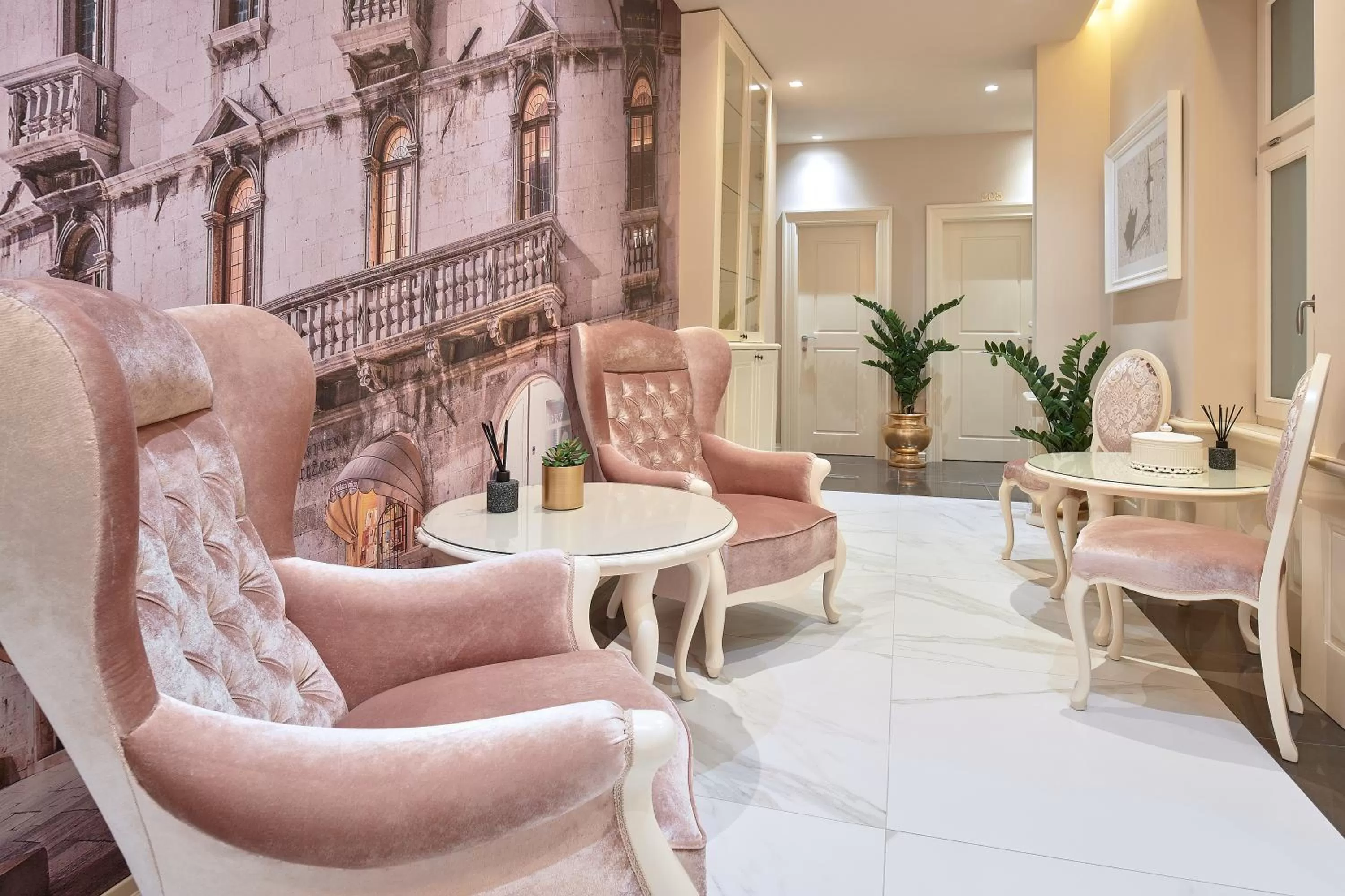 Seating area in Piazza Heritage Hotel