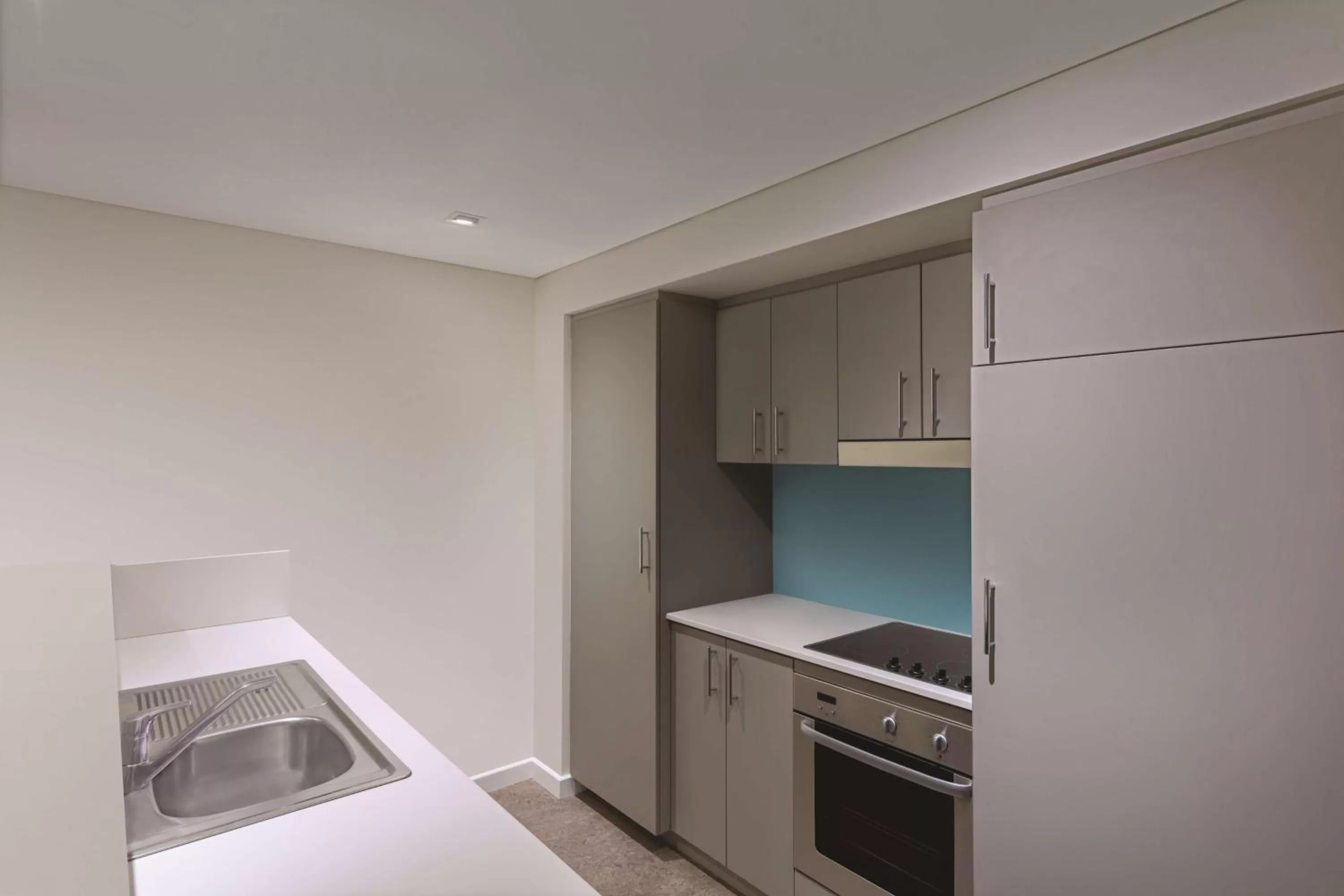 Kitchen or kitchenette in Adina Apartment Hotel Perth