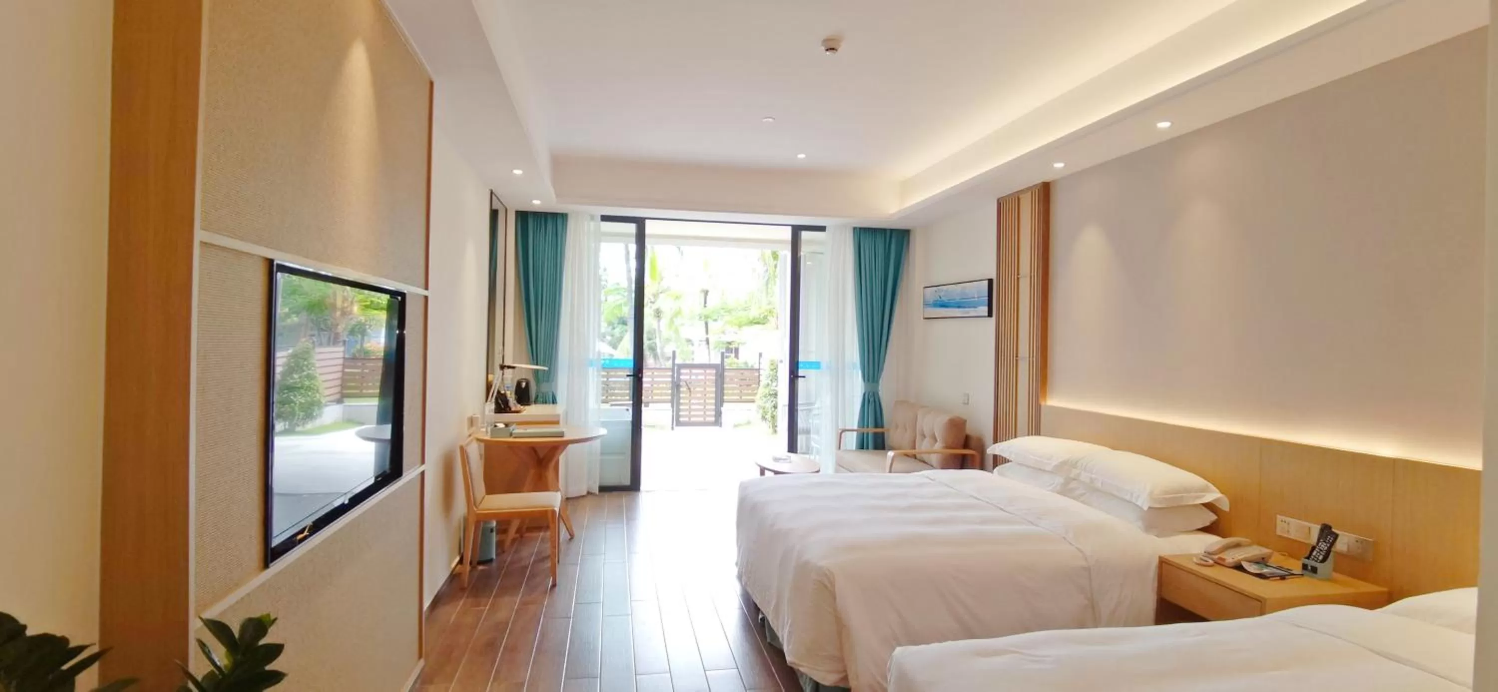 Bed in Sanya South China Hotel