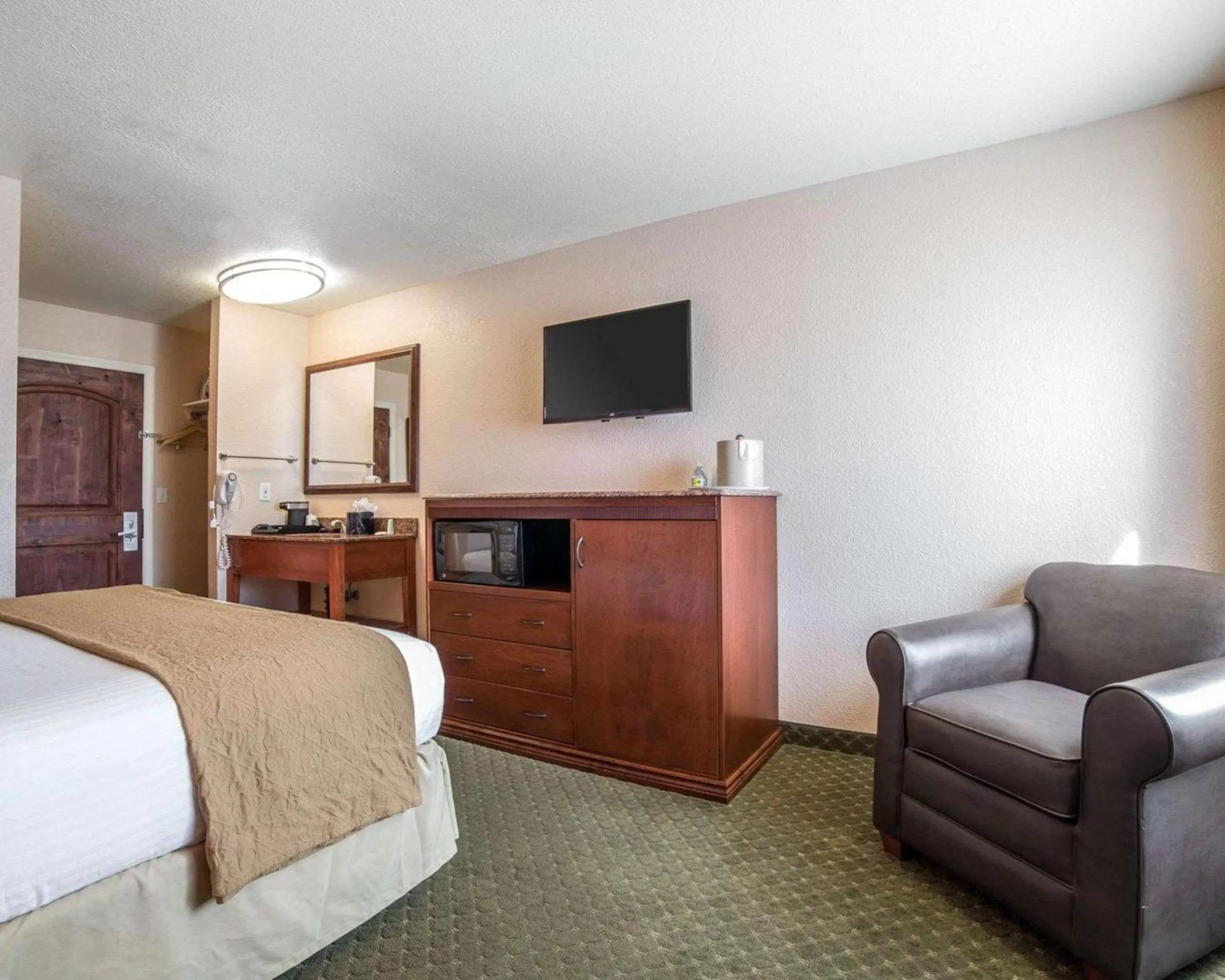 Photo of the whole room in Quality Inn Winnemucca - Model T Casino