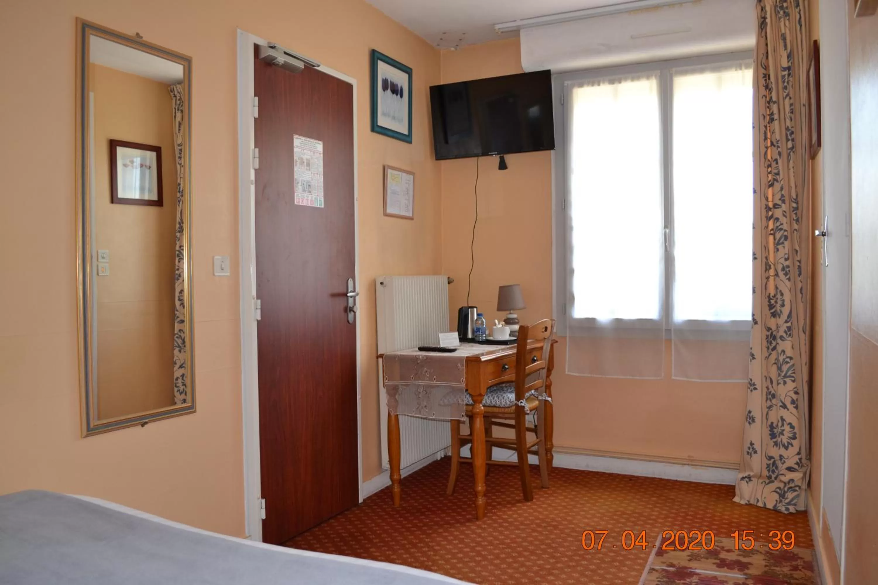 Bed in Hôtel Le Castel