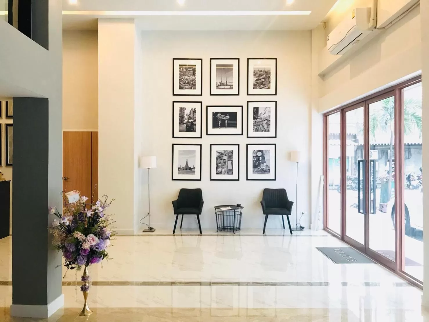 Lobby or reception in Metro hotel