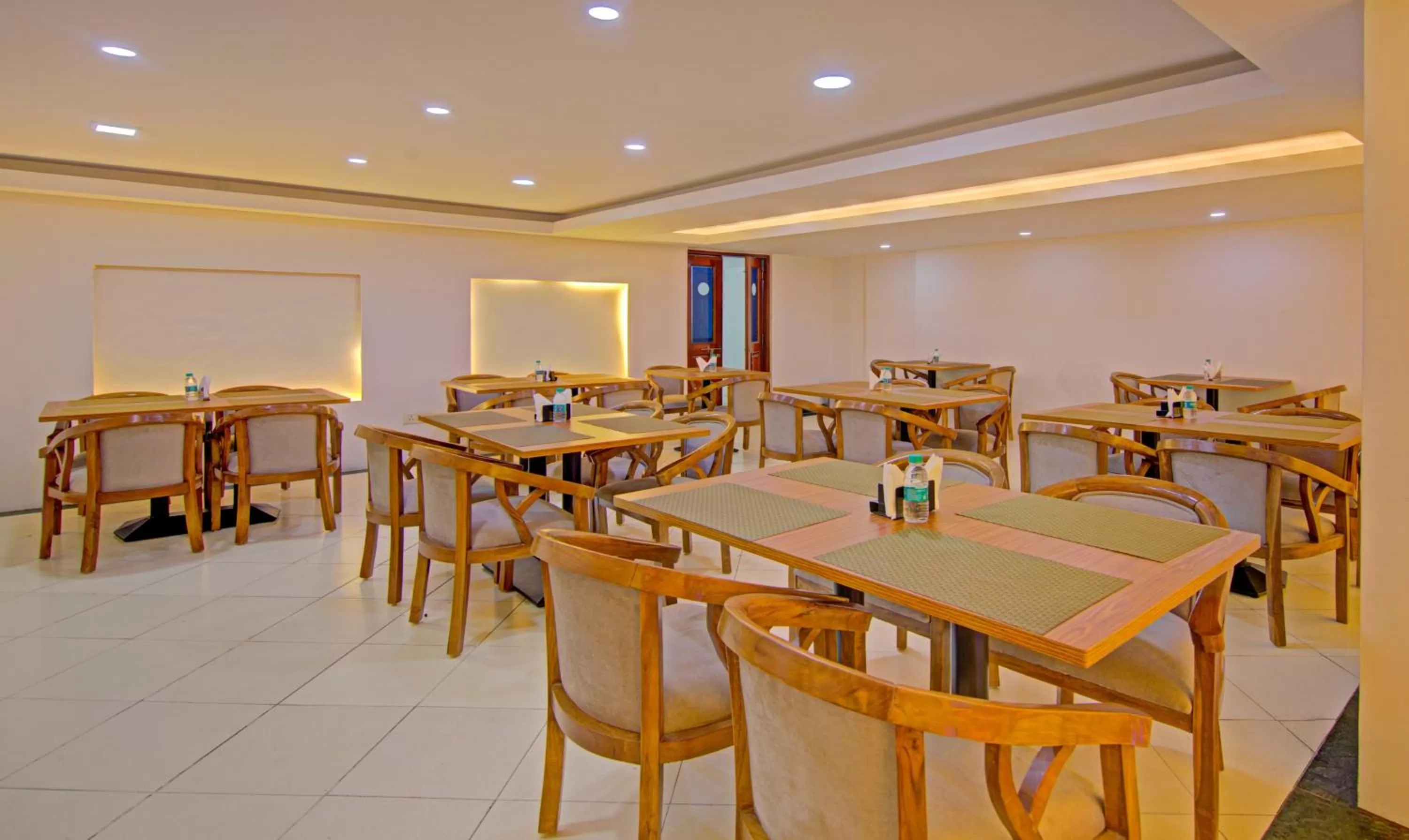 Restaurant/places to eat in Treebo Trend Corporate Park