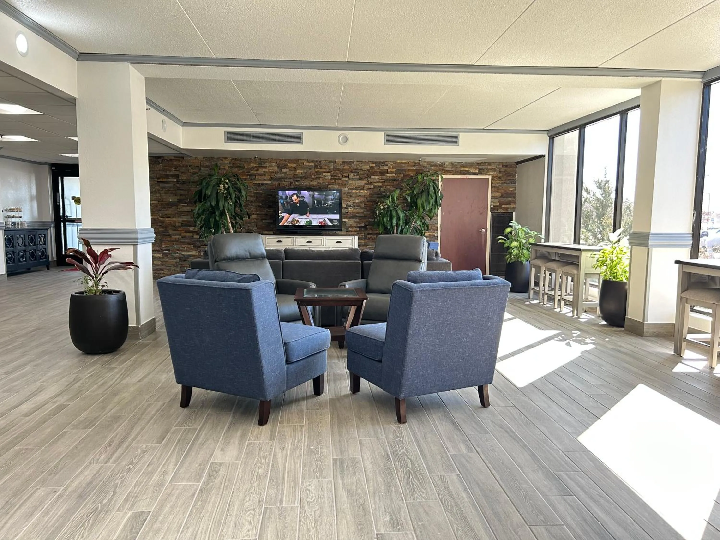 Lobby or reception in Clarion Inn & Suites Grand Rapids Airport