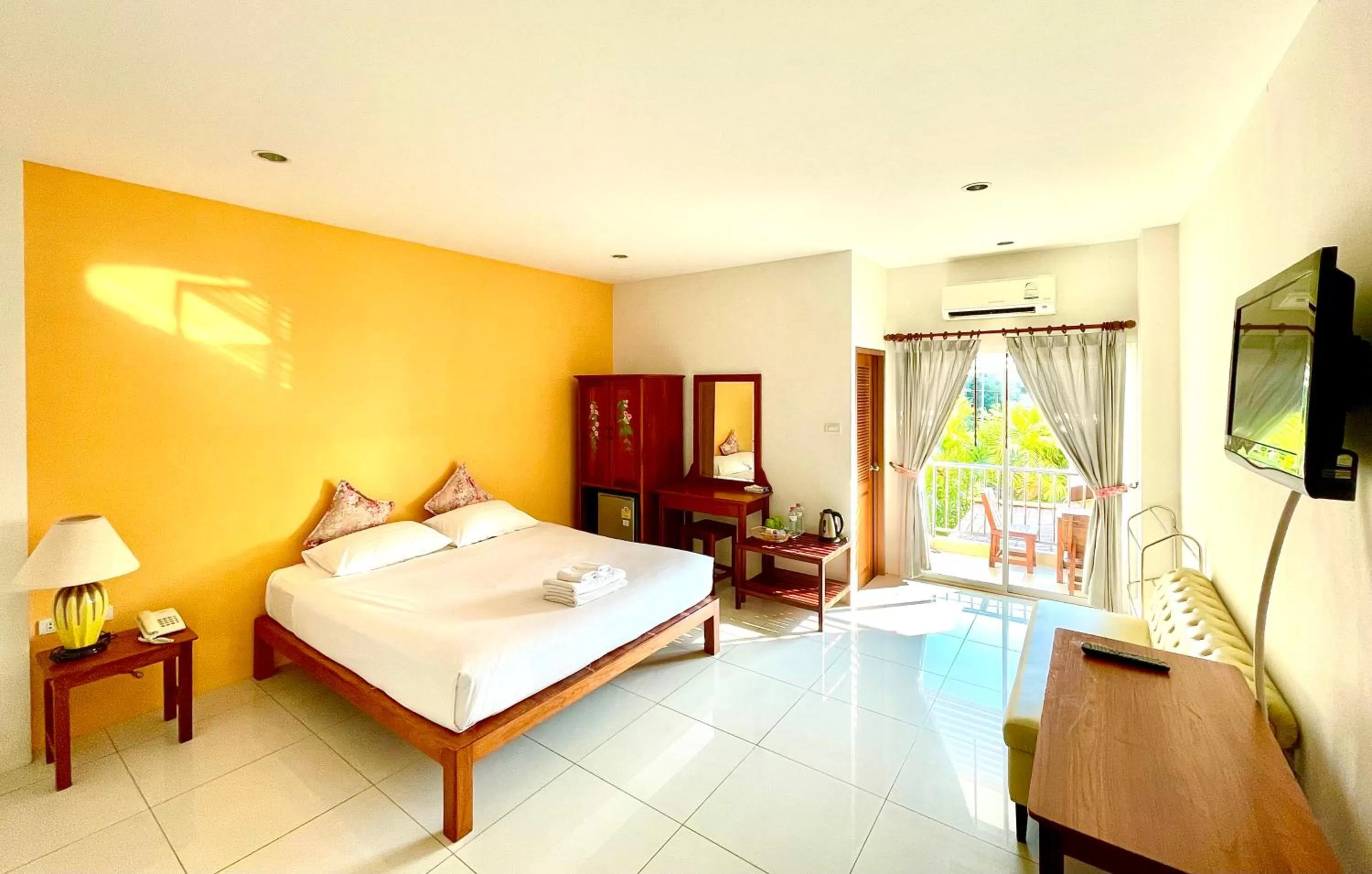 TV and multimedia, Bed in Smile Hua-Hin Resort - SHA Plus