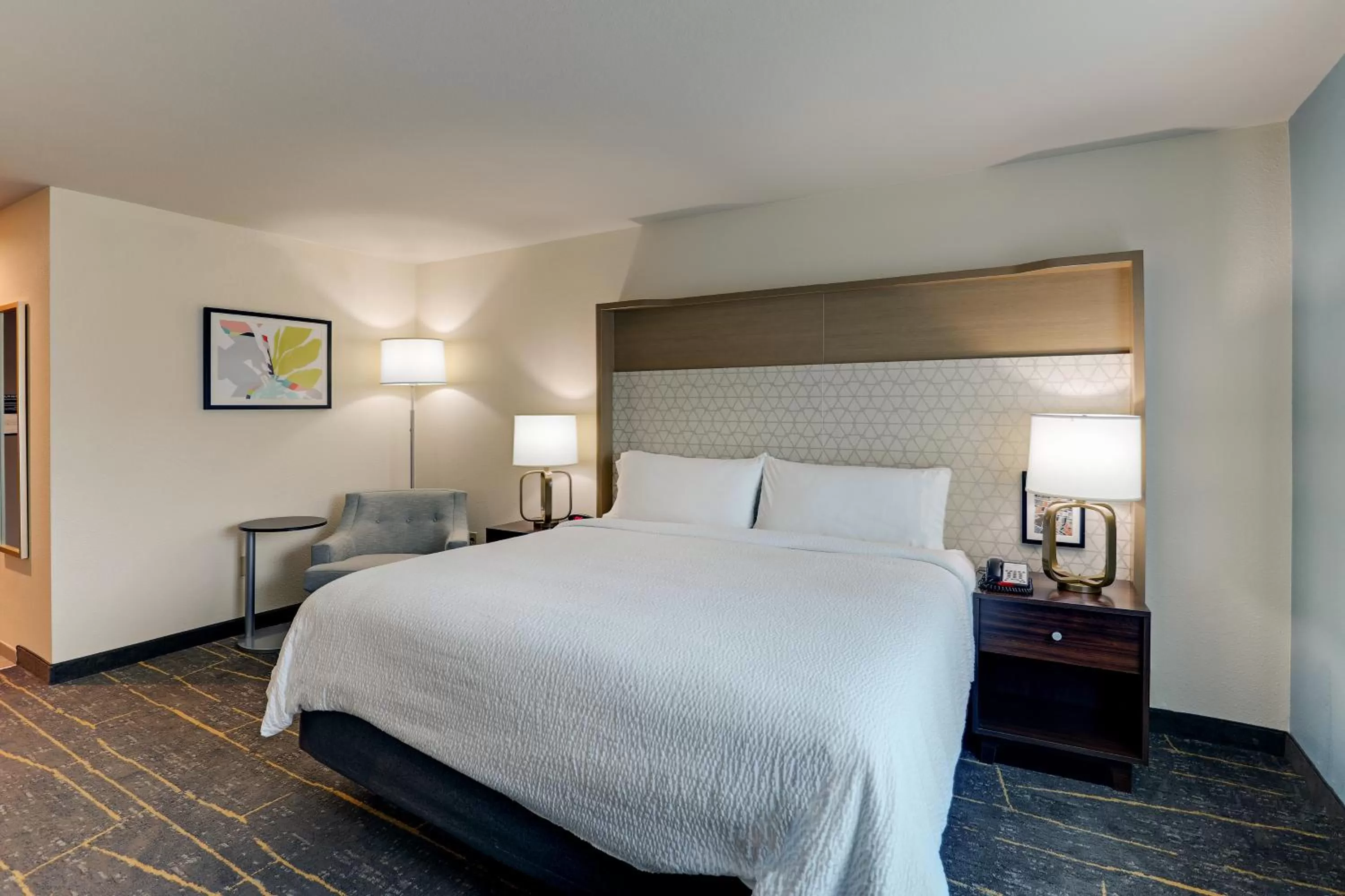 Bed in Holiday Inn Mobile Airport by IHG