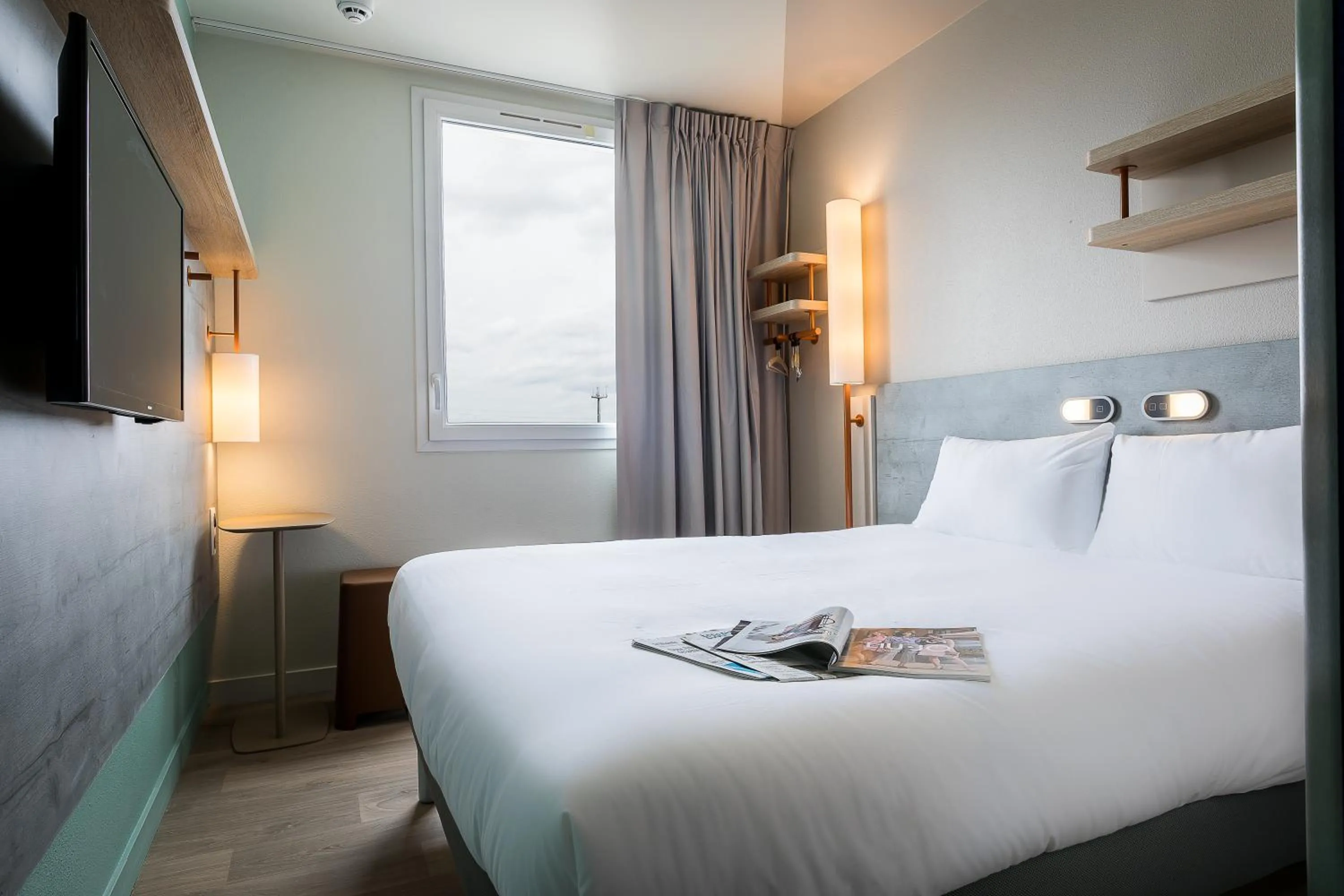 Bed in ibis budget Paris Gennevilliers