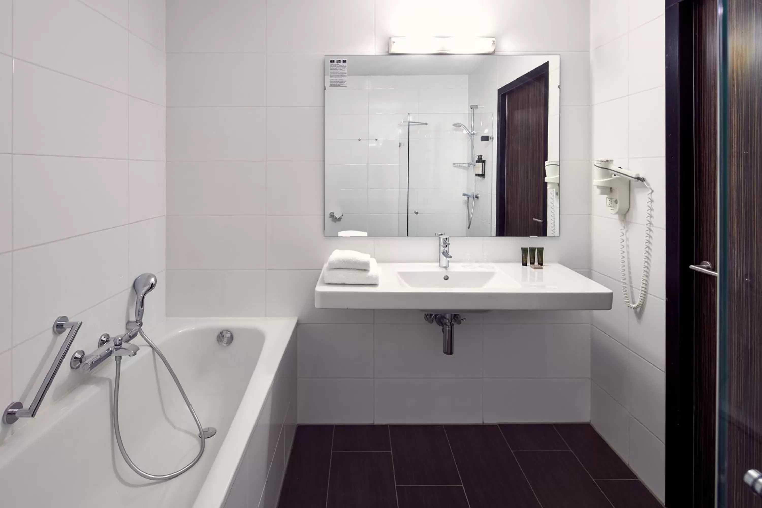 Shower in Van der Valk Hotel Arnhem