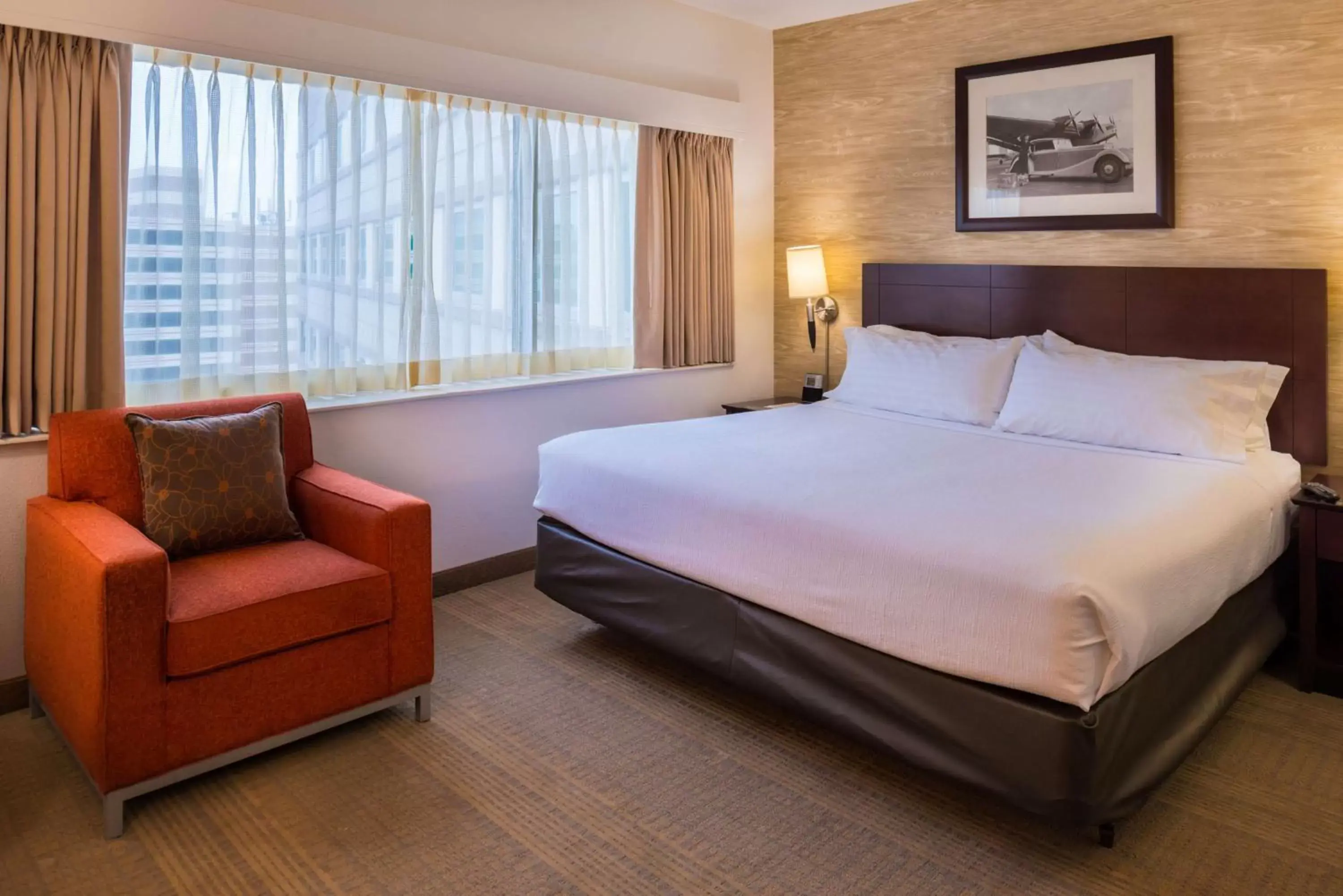 Preferred King Room - Hearing Accessible in Sonesta Chicago O'Hare Airport Rosemont Preferred King Room - Hearing Accessible in Sonesta Chicago O'Hare Airport Rosemont