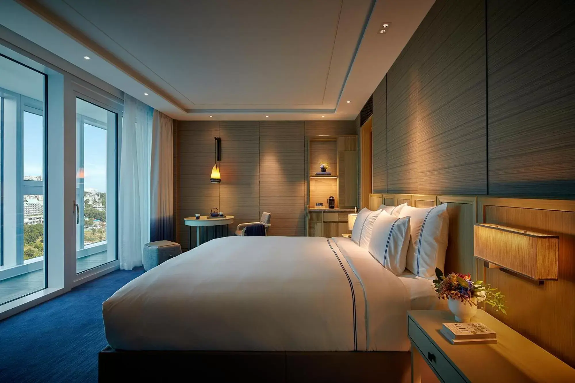 Premier Double Room with City View in Signiel Busan Premier Double Room with City View in Signiel Busan