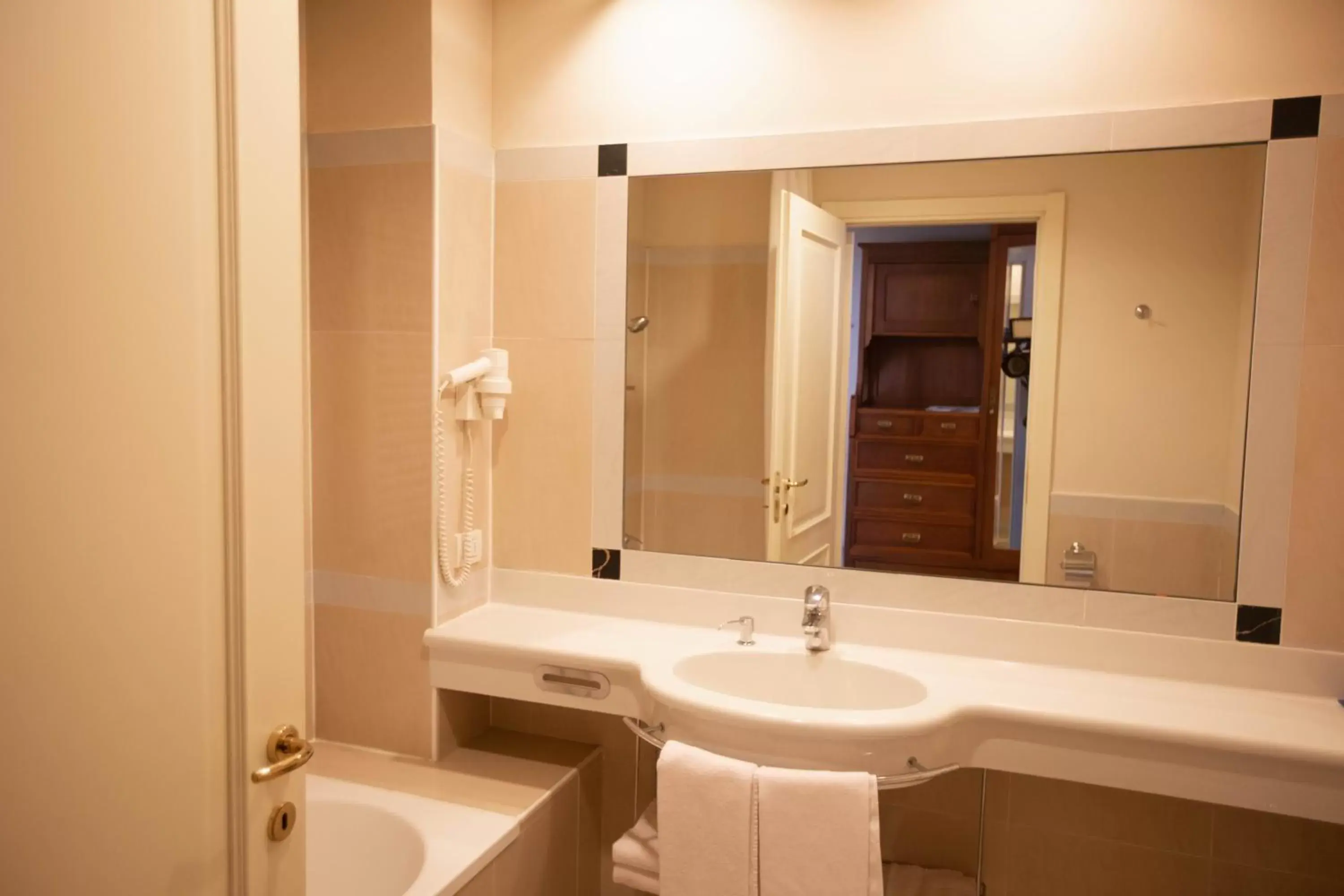 Bathroom in Hotel Candiani Bathroom in Hotel Candiani