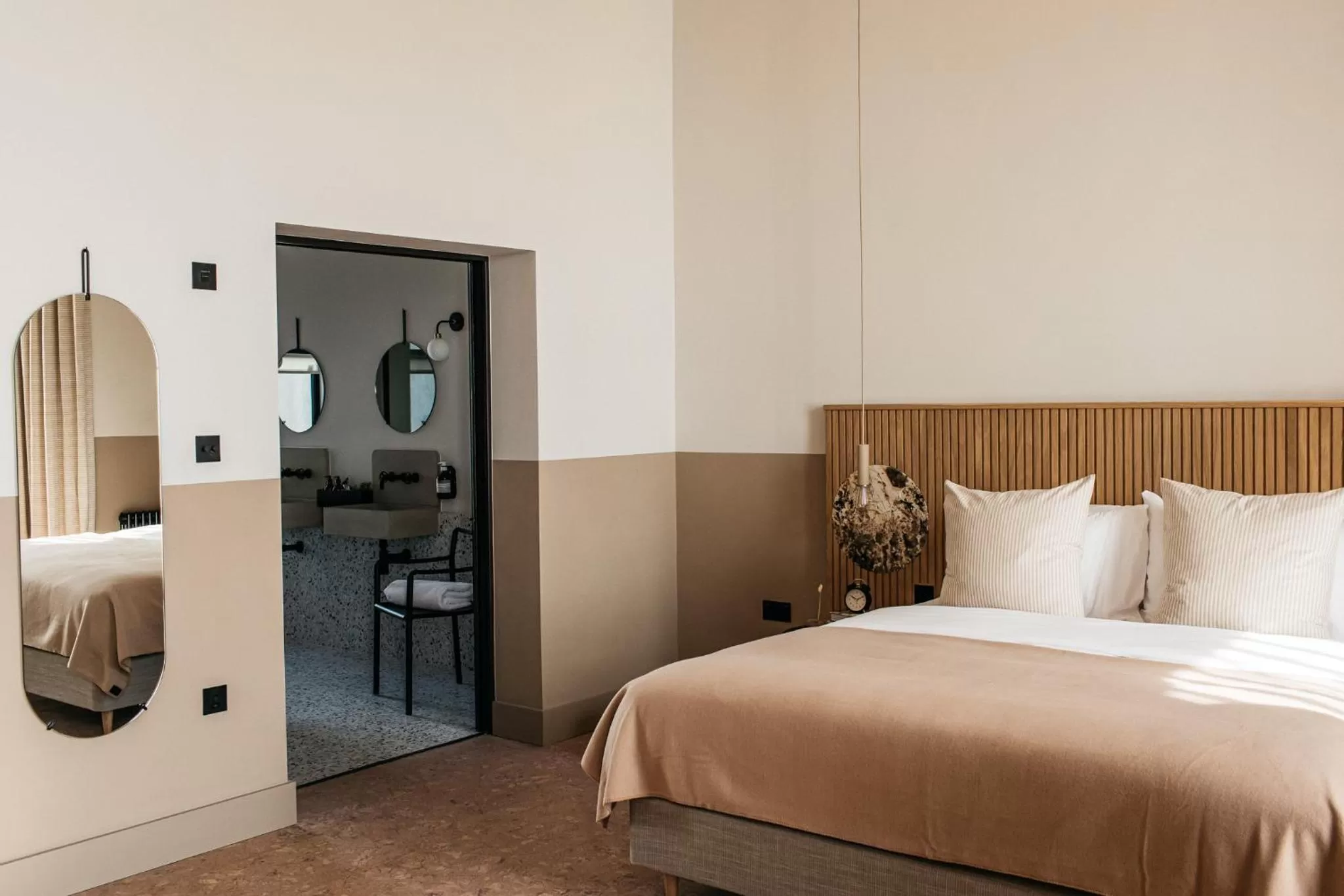 Bedroom, Bed in Port Hotel