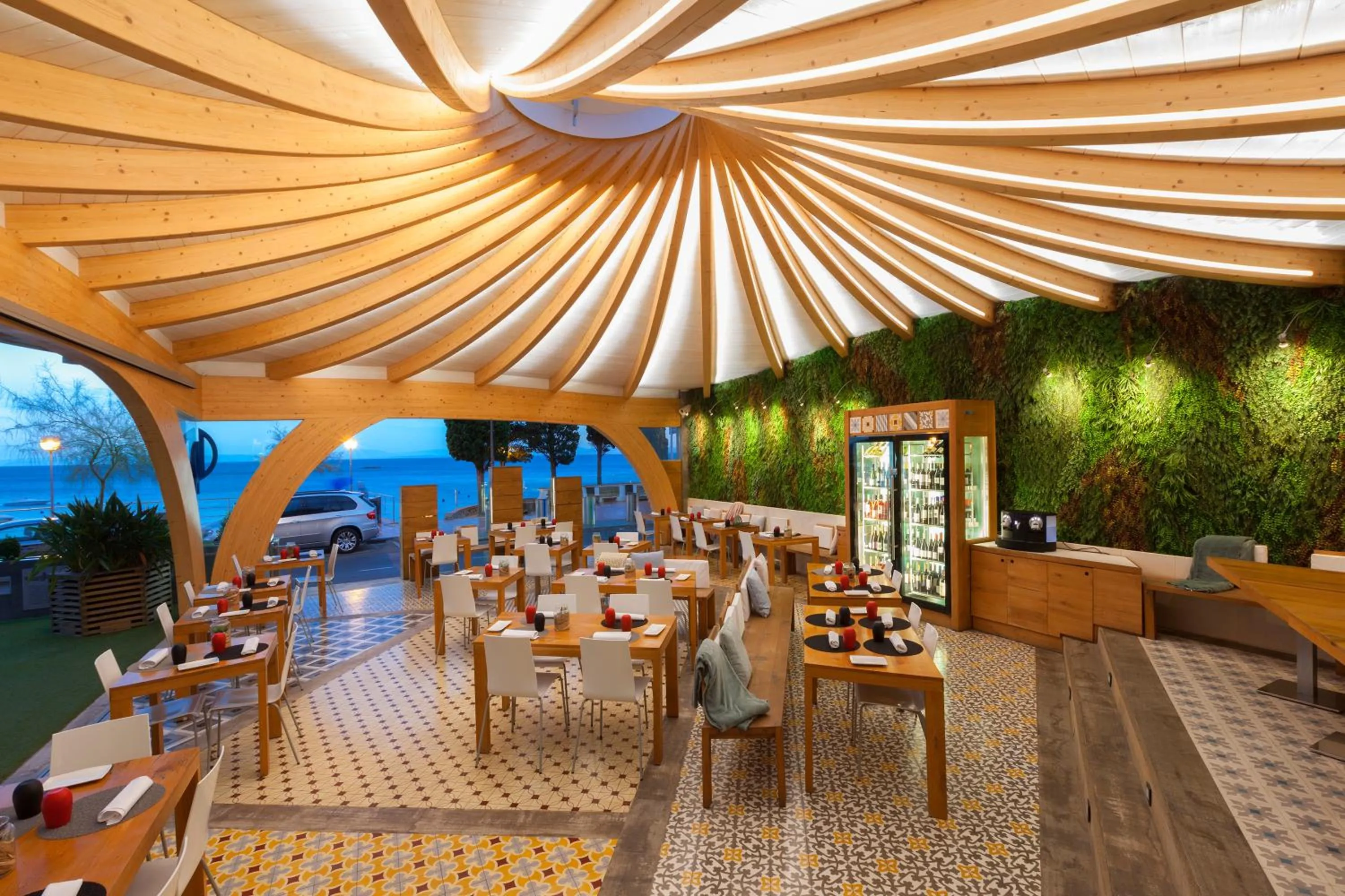 Restaurant/places to eat in Canyelles Platja