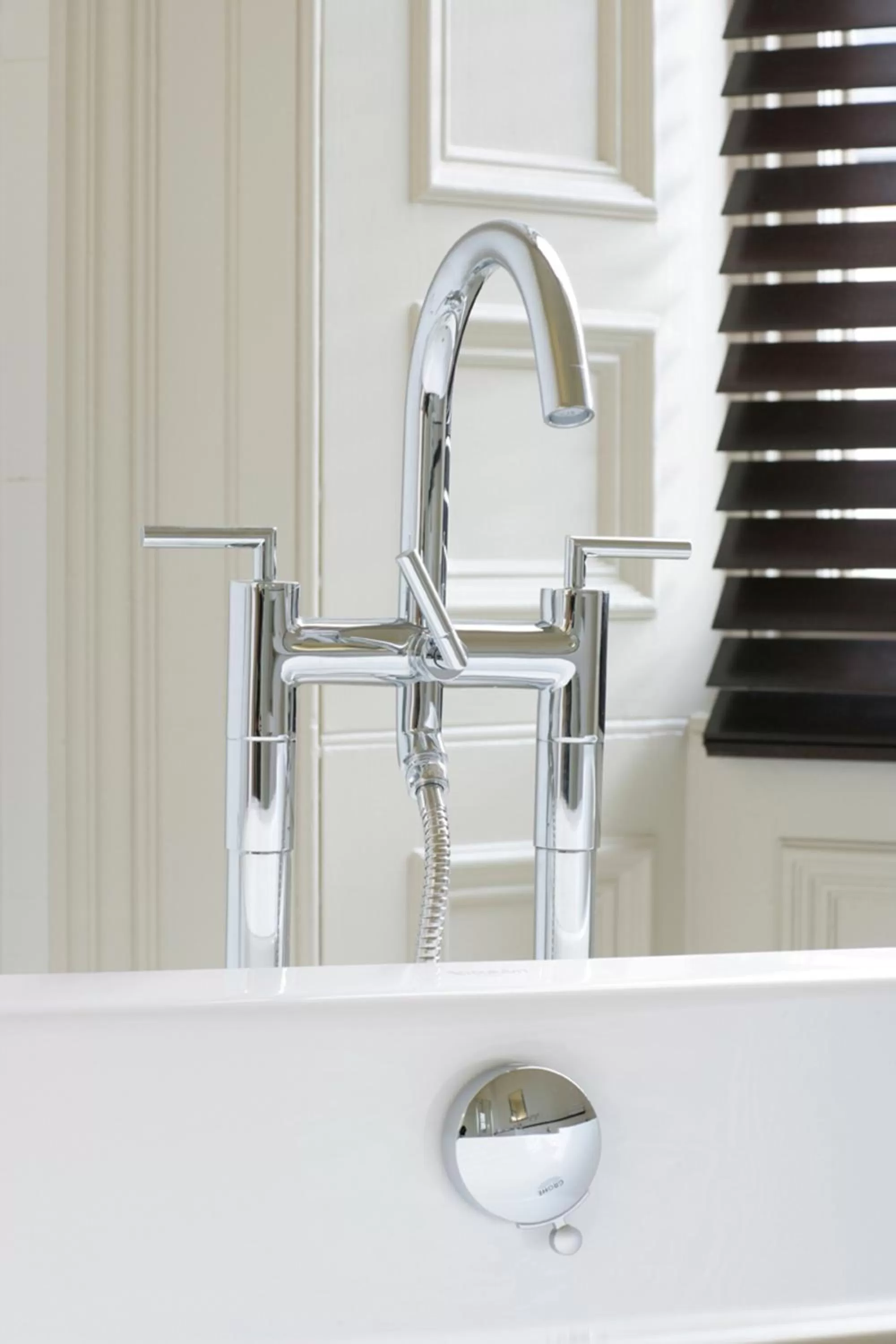 Bathroom in Nether Abbey Hotel
