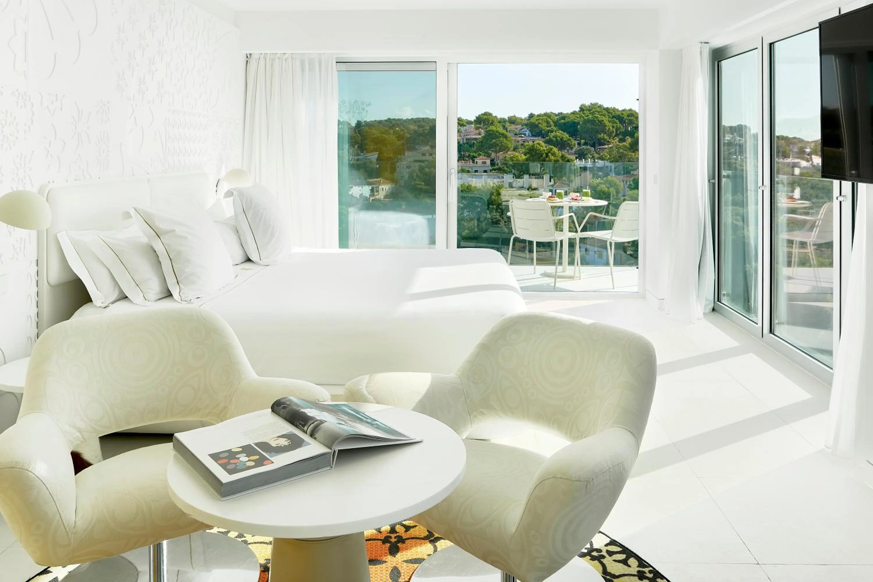 Photo of the whole room, Seating Area in Iberostar Grand Portals Nous