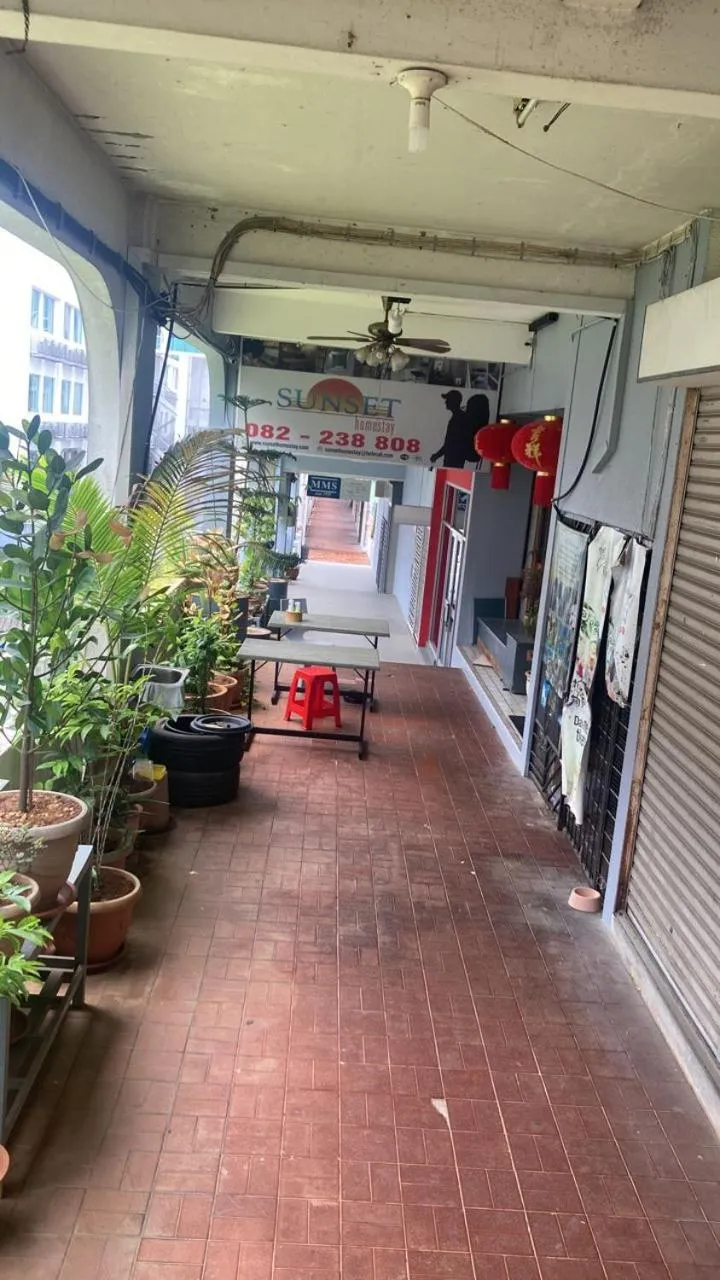 Sunset Homestay - Backpacker Hostel Self Checkin