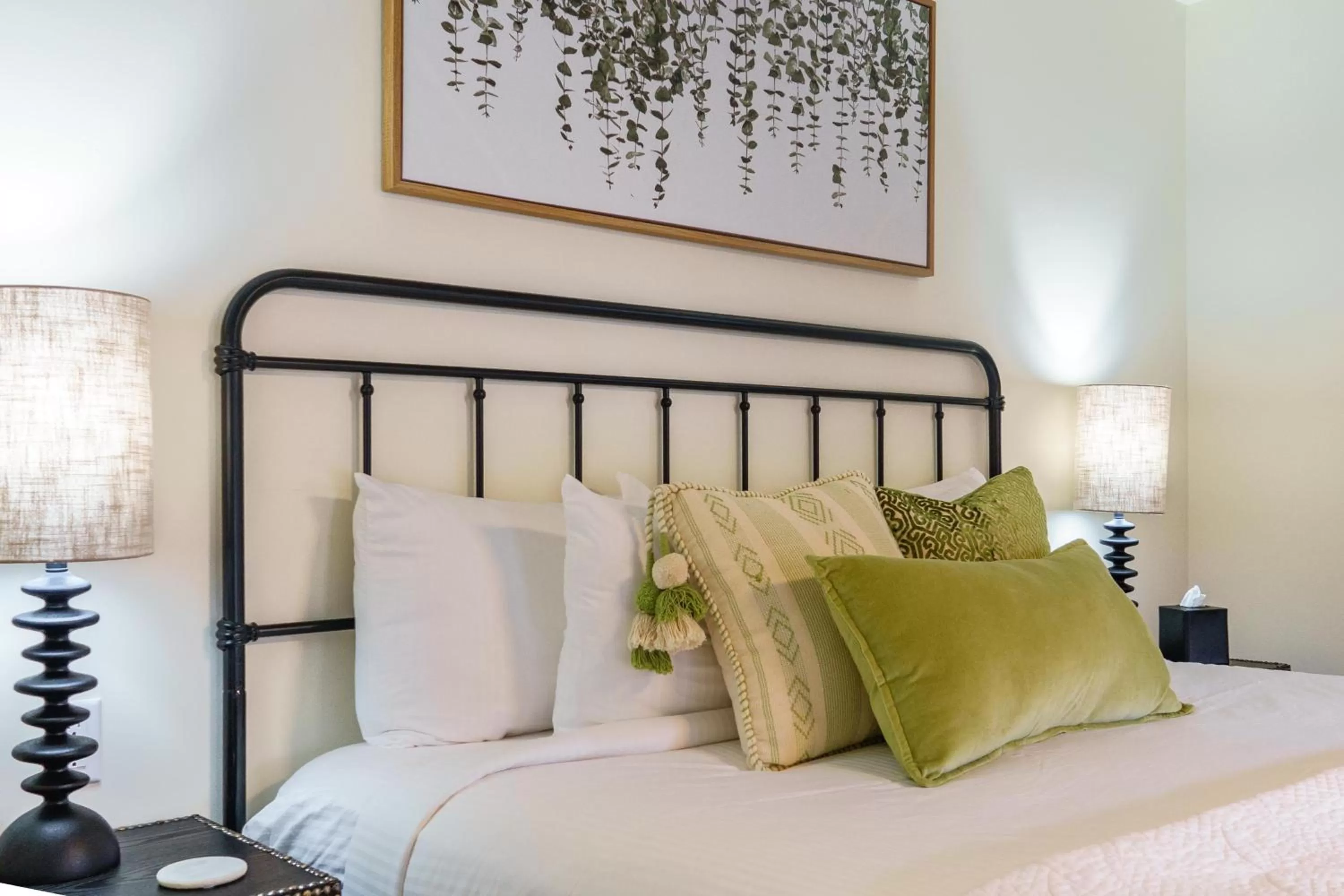 Bed in Bespoke Inn Flagstaff