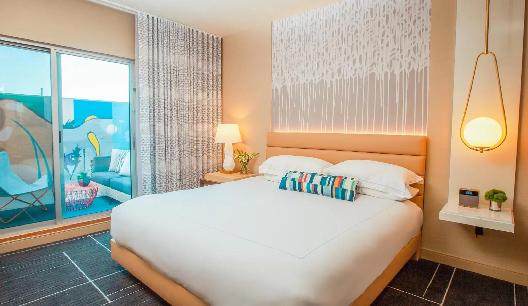 Photo of the whole room, Bed in Kimpton Hotel Wilshire by IHG