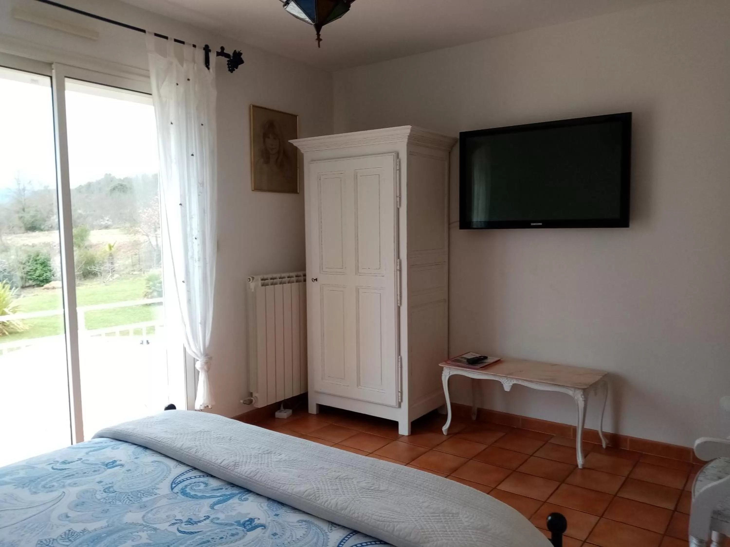 TV and multimedia, Bed in chambres d'hôtes du capimont