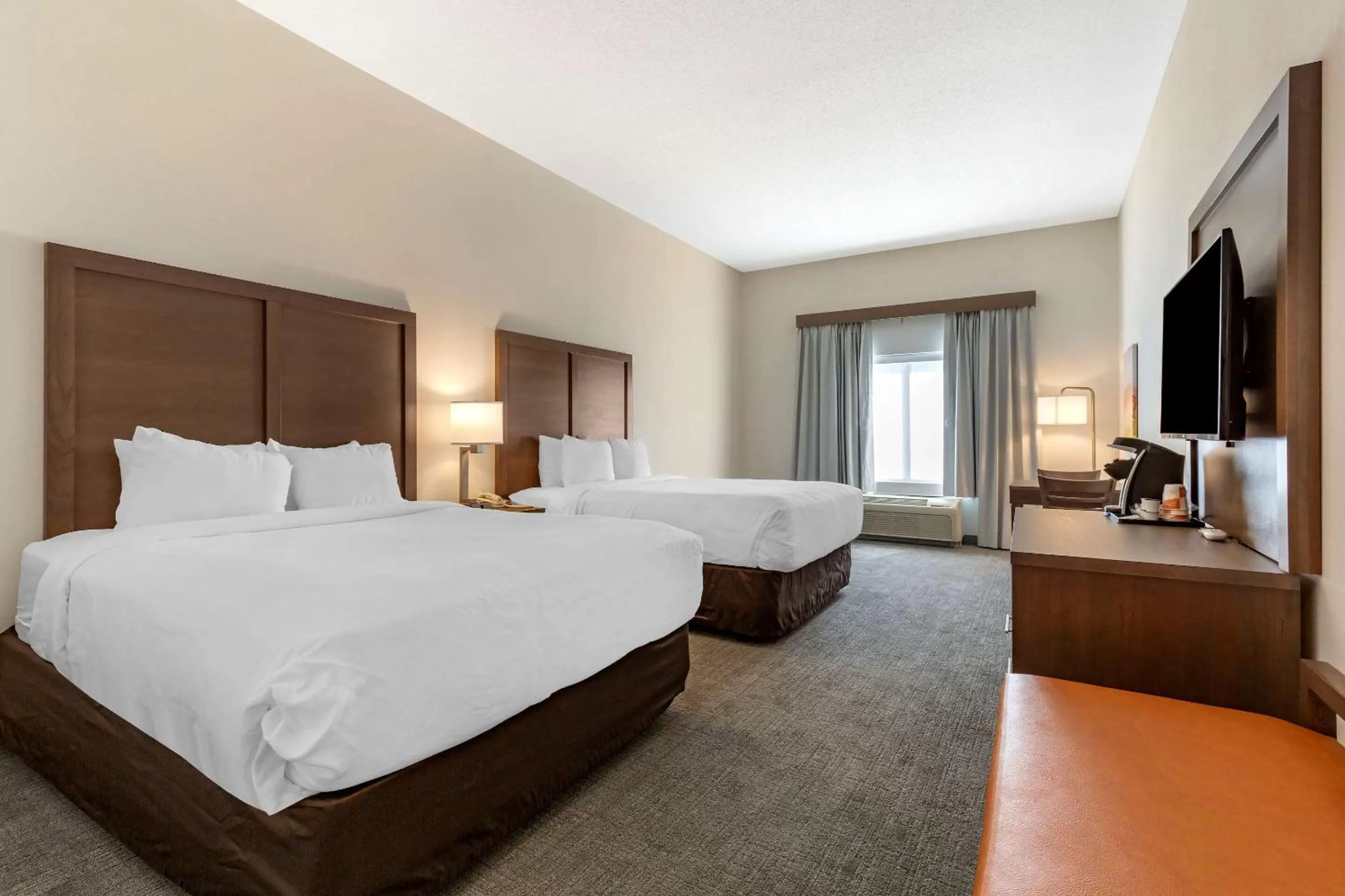 Queen Room with Two Queen Beds and Tub - Accessible/Non Smoking in Comfort Inn & Suites Chestertown