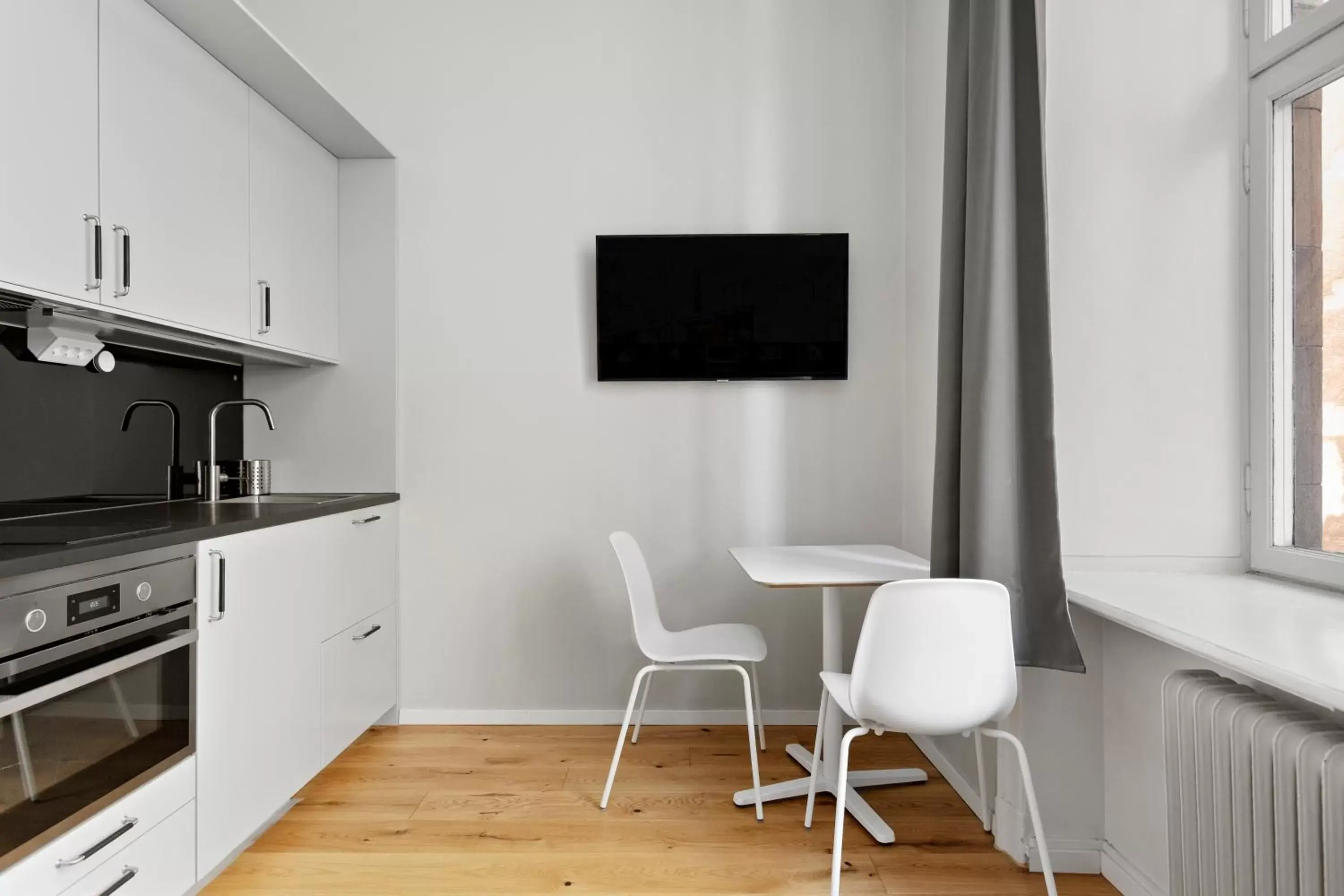 Apartment in Best Western Hotel at 108 Apartment in Best Western Hotel at 108