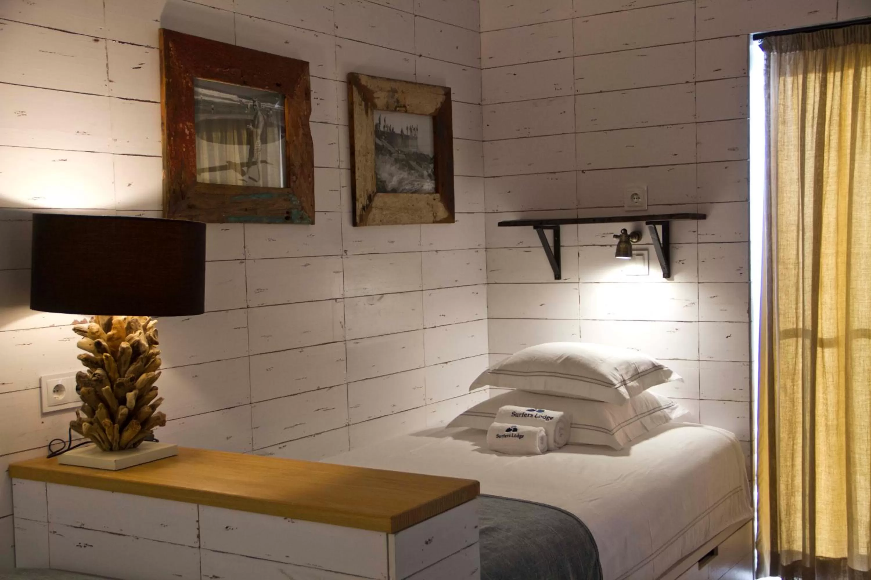 Bed in Surfers Lodge Peniche