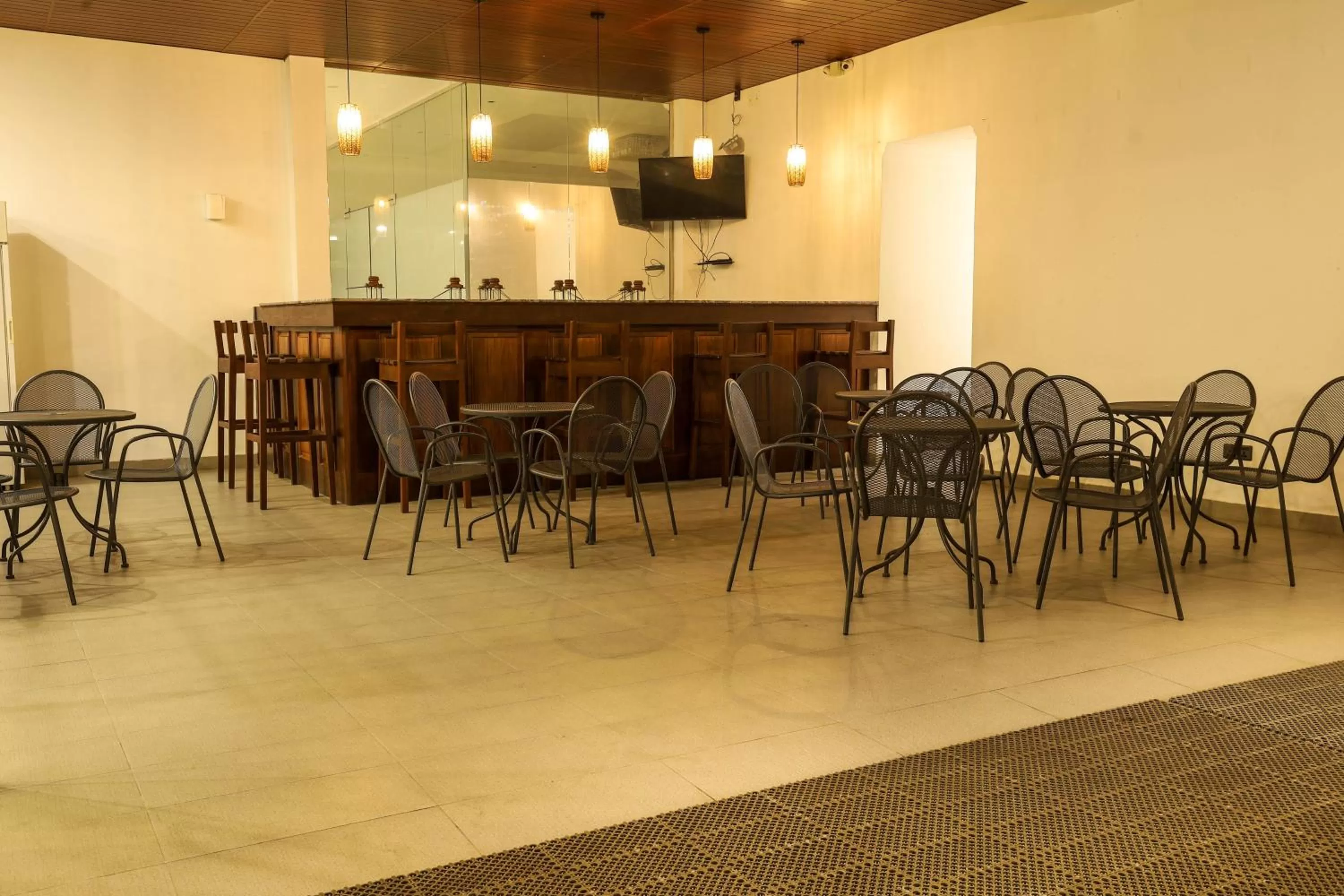 Restaurant/places to eat in Hotel Ganthera Kandy