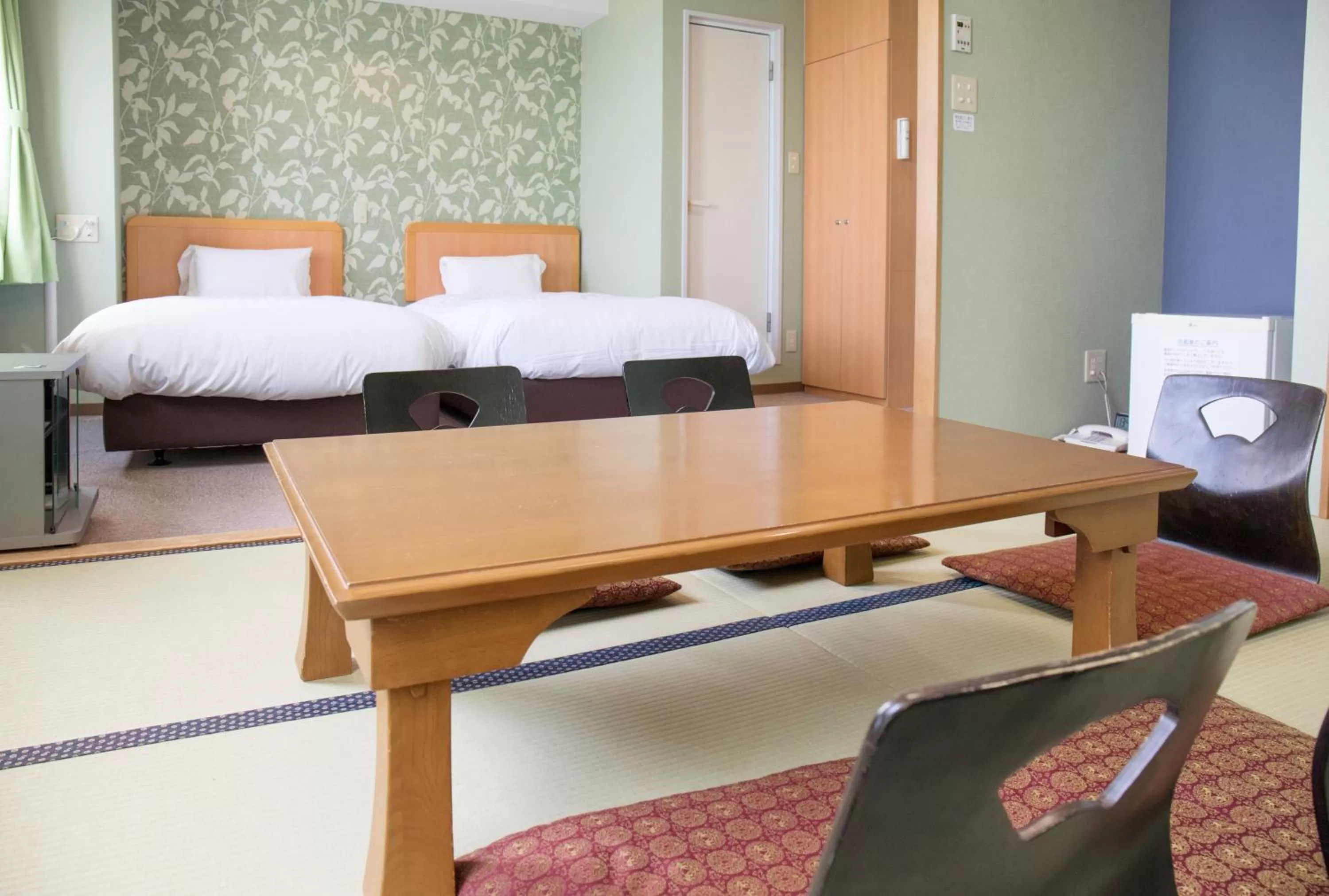 Bed in Kur and Hotel Suruga