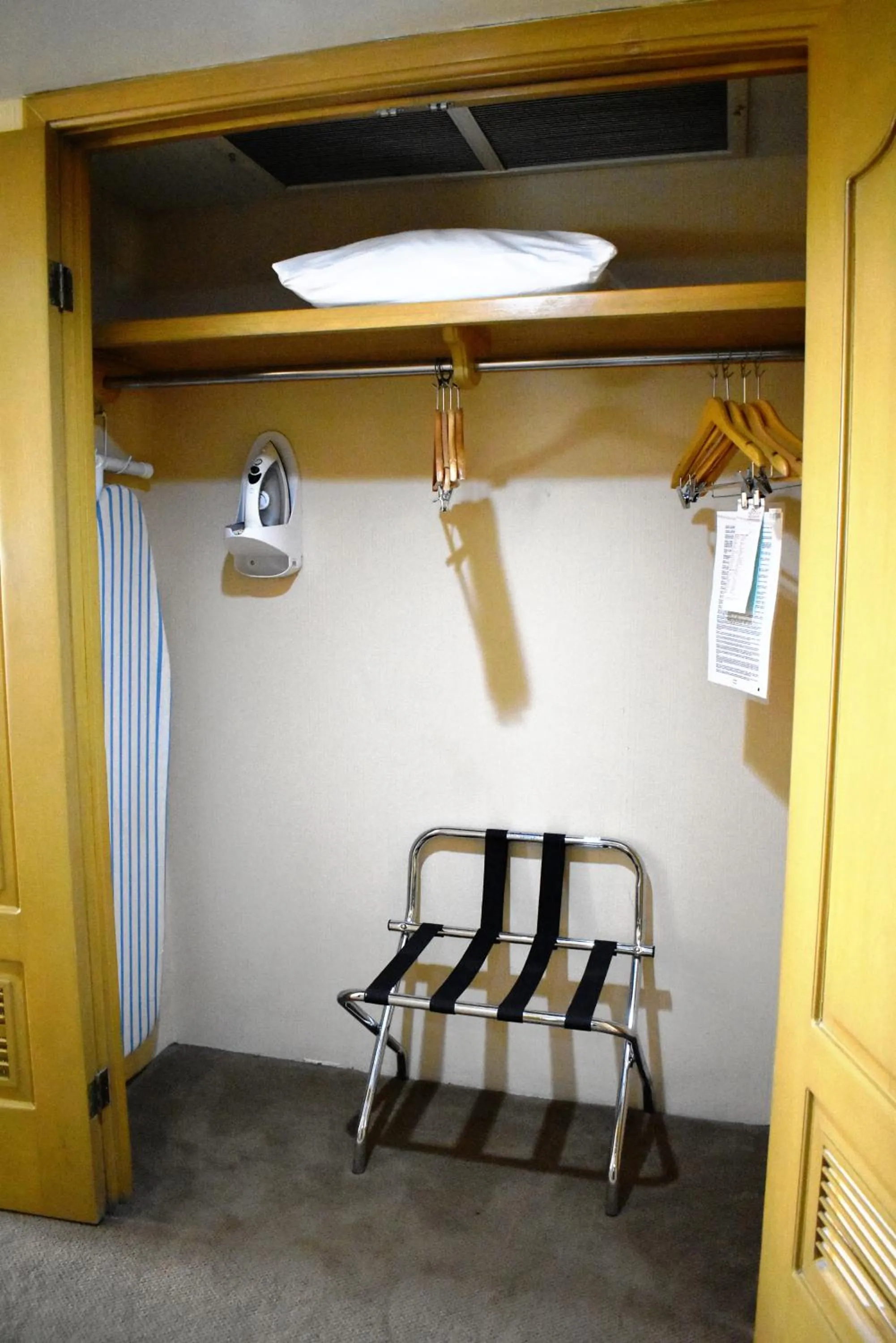 Bed in Hotel San Luis Lindavista