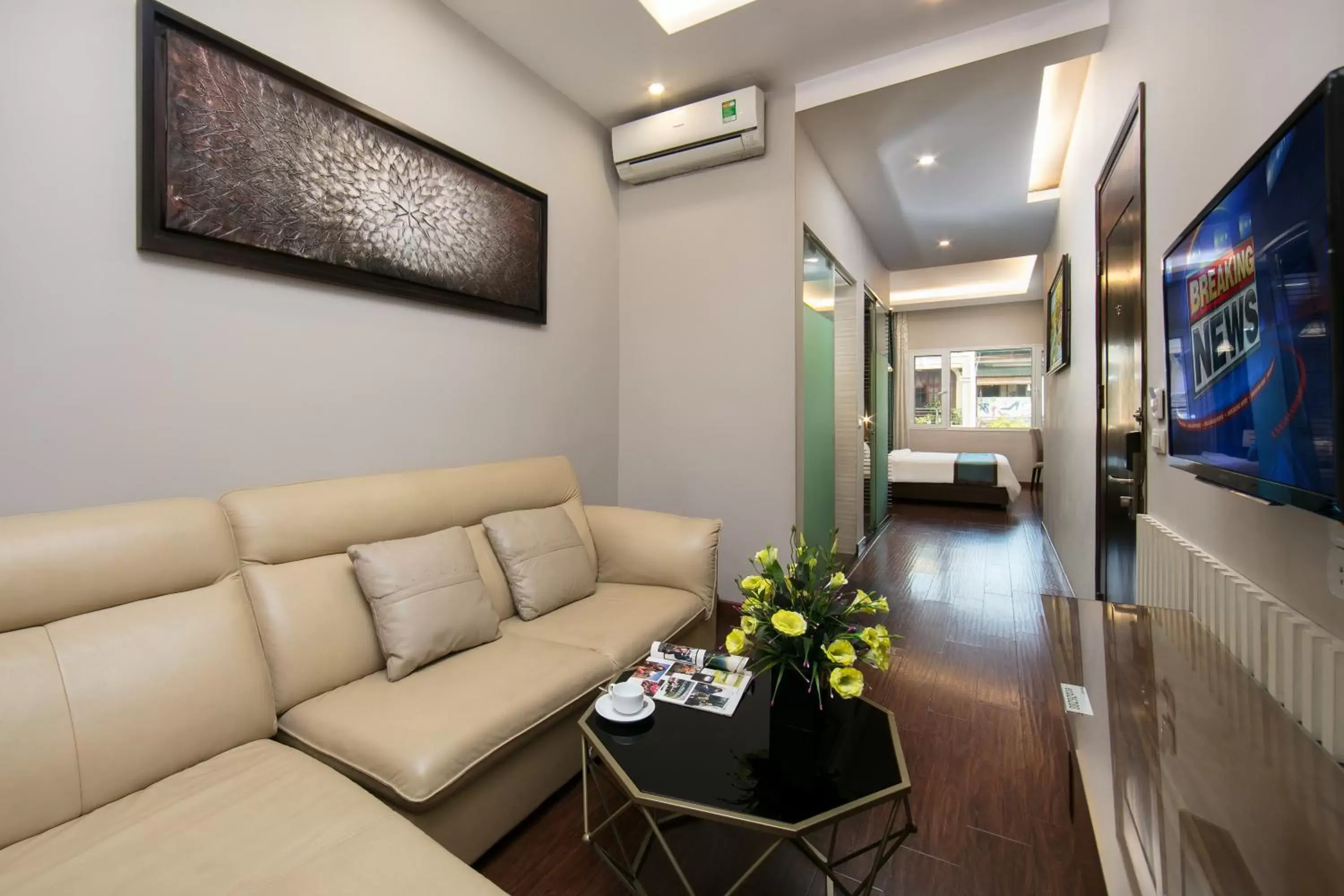 Suite with City View - single occupancy in Bonne Nuit Hotel & Spa Hanoi Suite with City View - single occupancy in Bonne Nuit Hotel & Spa Hanoi