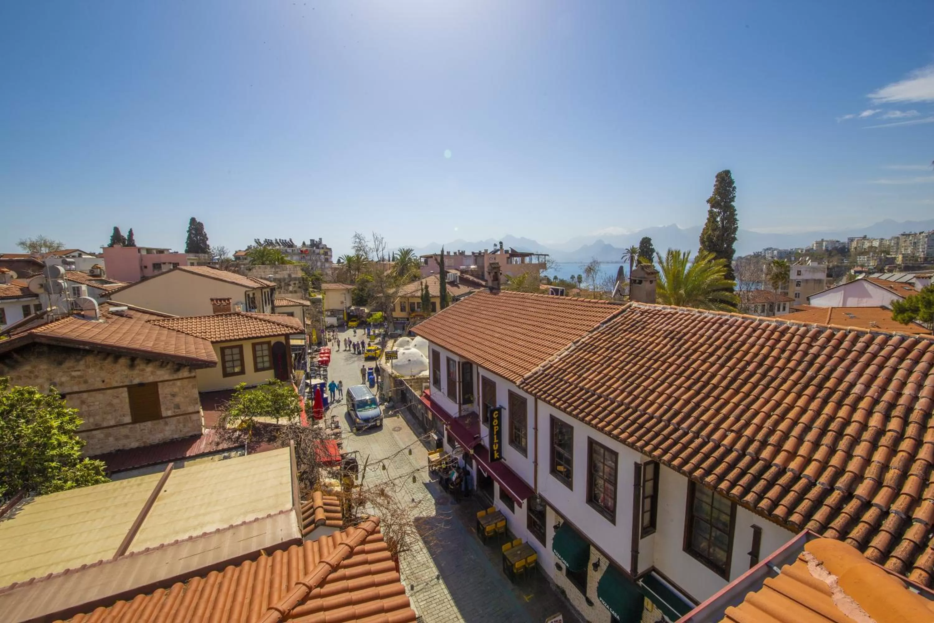 Neighbourhood in Mia Hotel