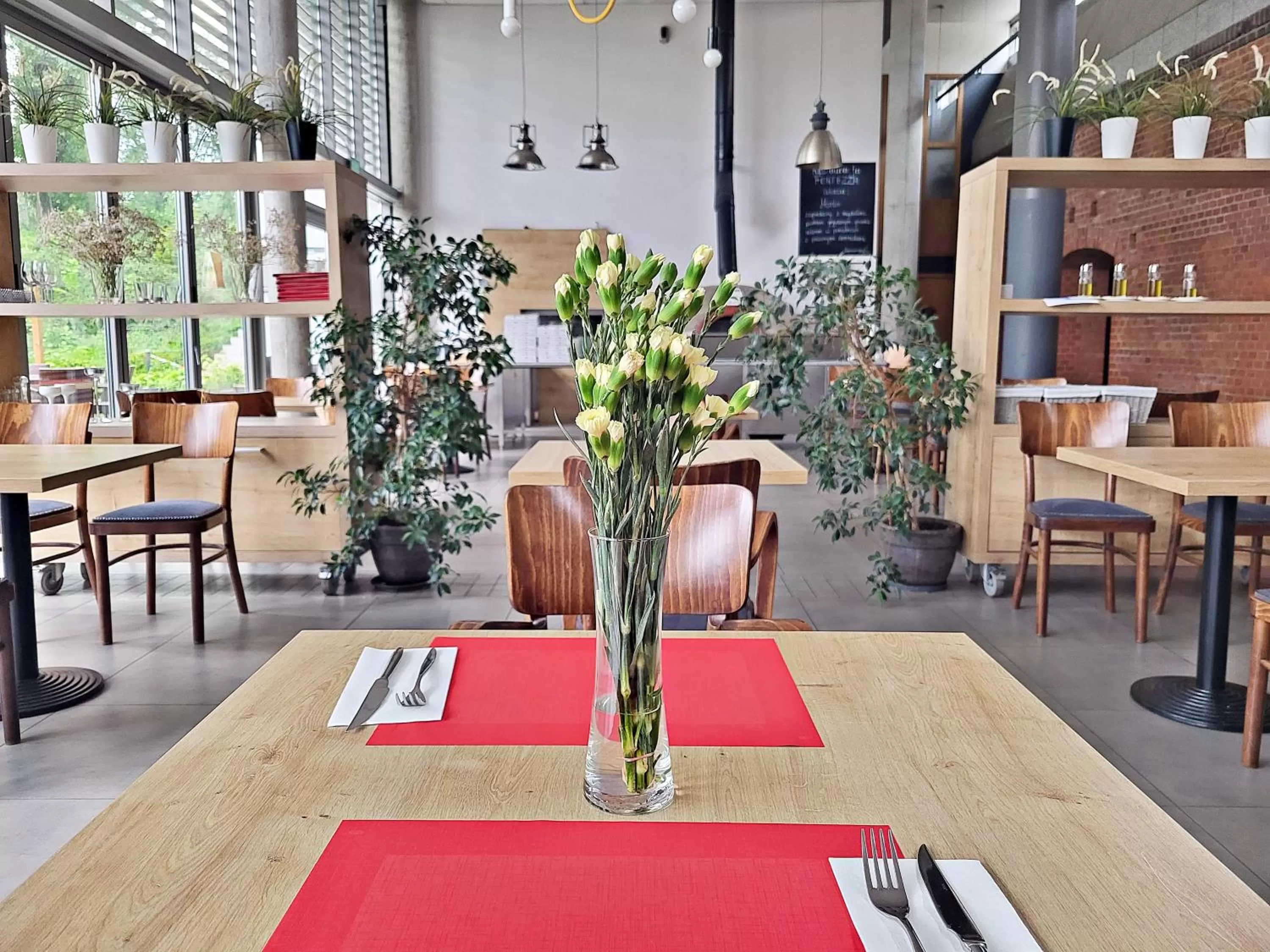 Restaurant/places to eat in Hotel Forza