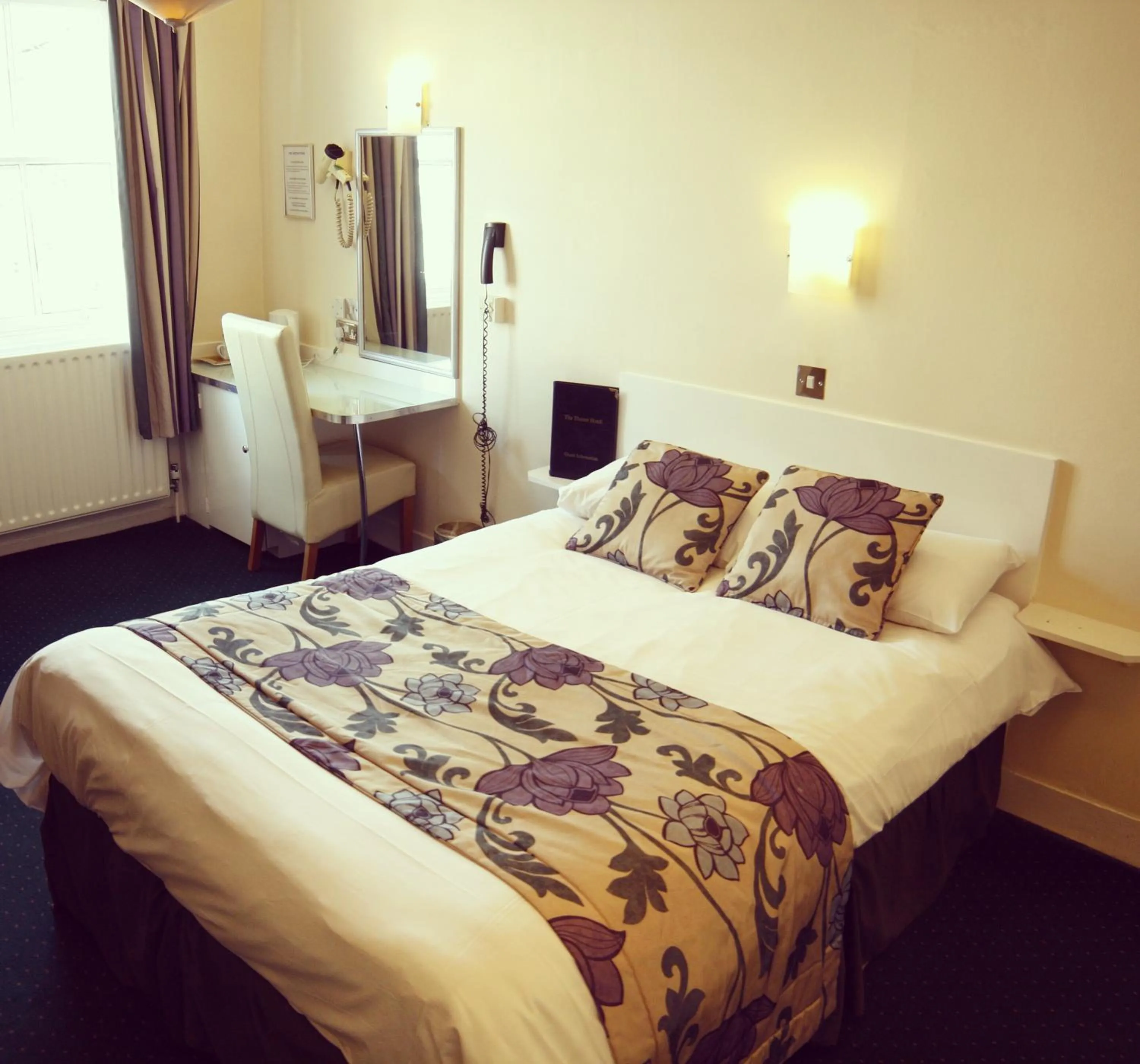 Bedroom, Bed in Thanet Hotel