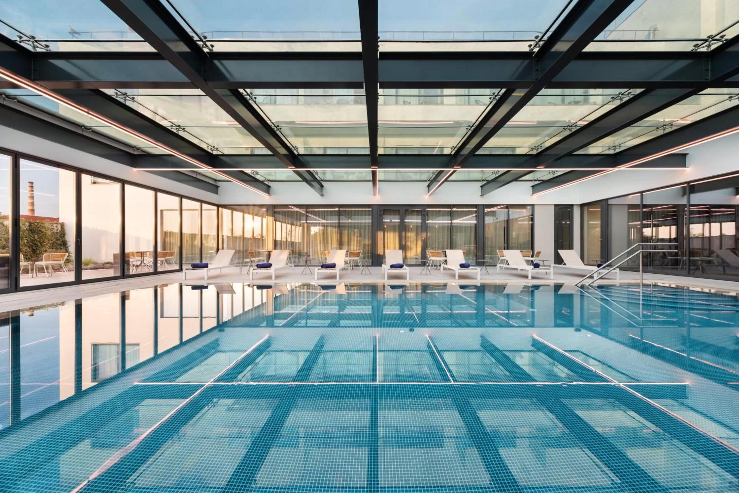 Swimming pool in Eurostars Matosinhos