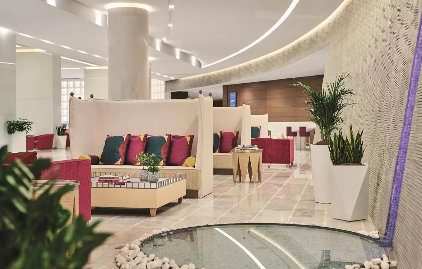 Lobby or reception in Pullman Doha West Bay