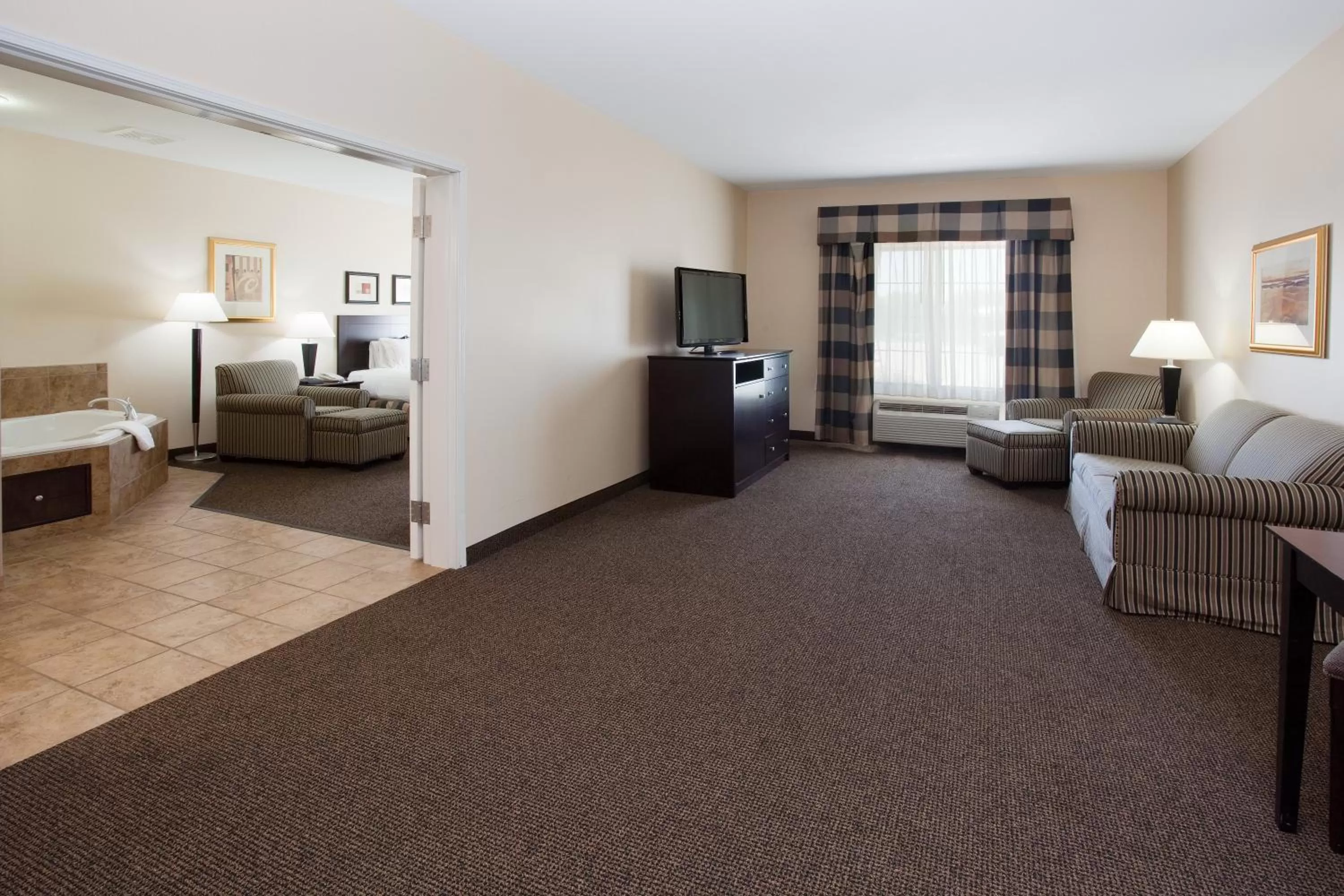 Photo of the whole room, Bed in Holiday Inn Express & Suites Ft Collins by IHG