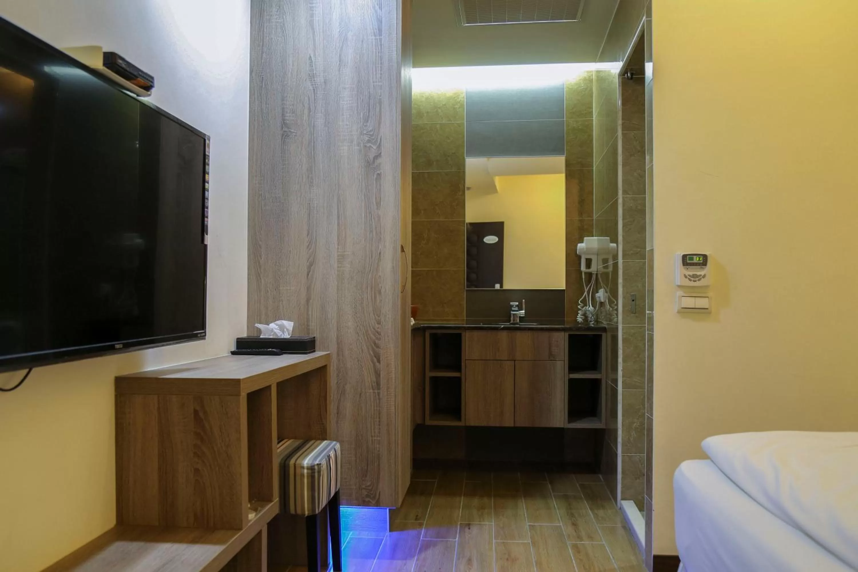 Decorative detail, Bed in 德瑞旅店Direct Hotel