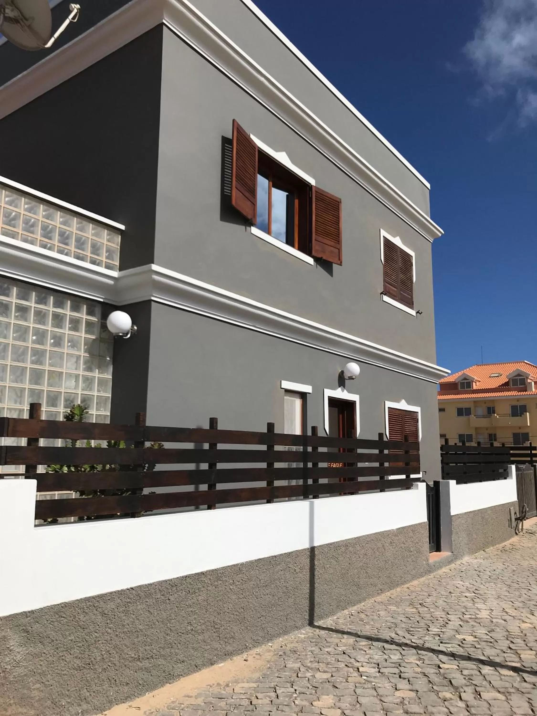 Facade/entrance, Property Building in Blue eagle