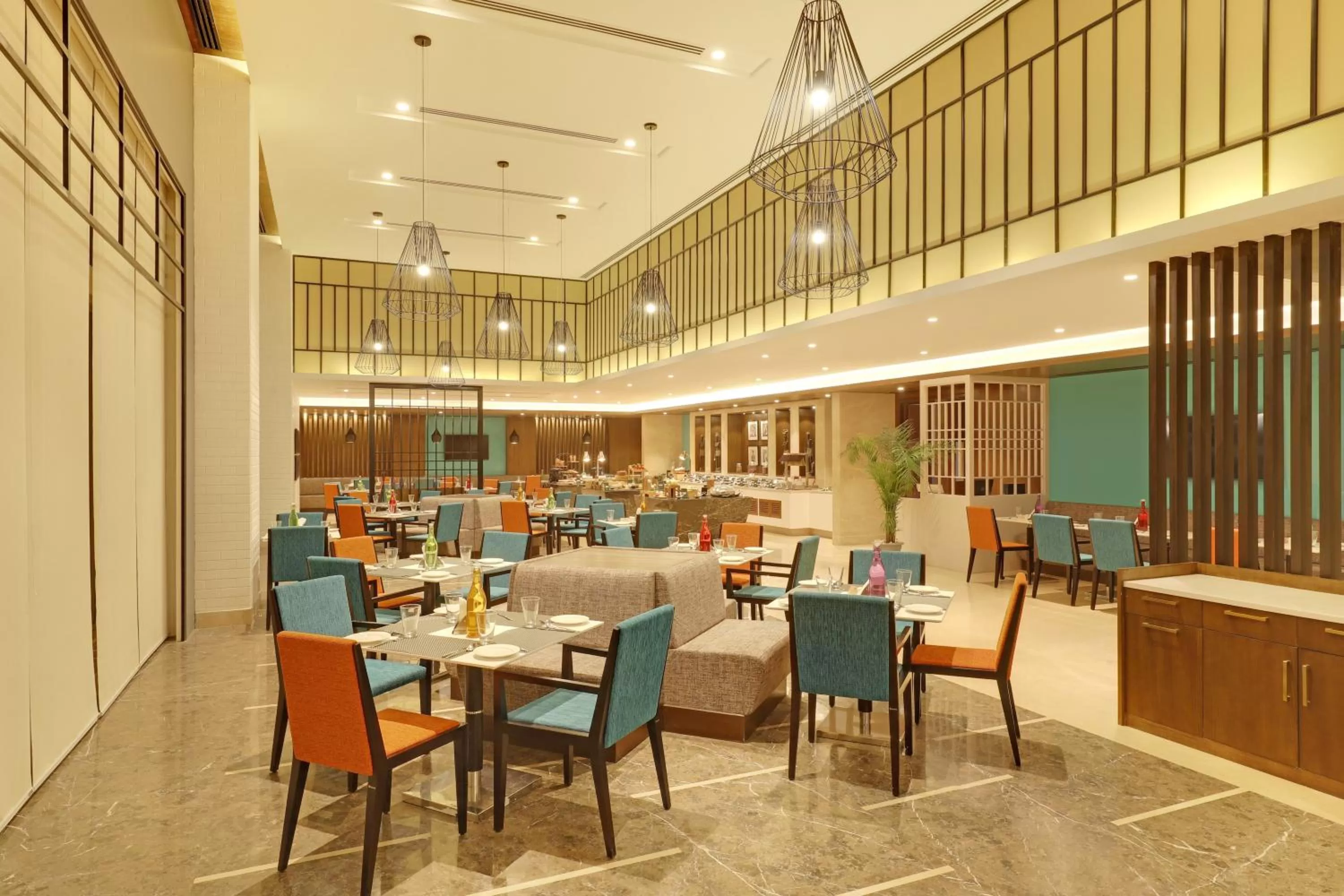 Restaurant/places to eat in Lemon Tree Hotel, Jhansi