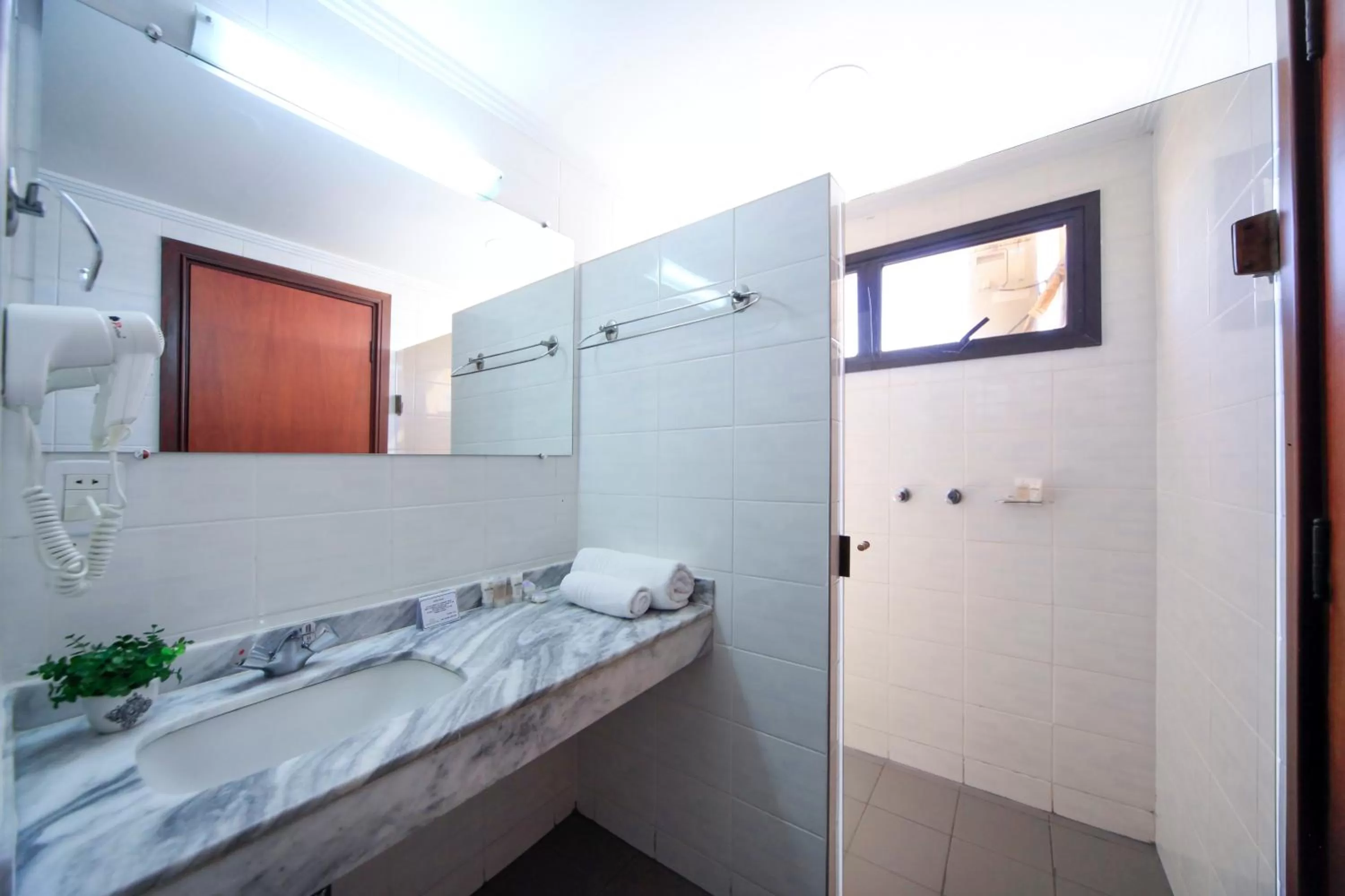 Shower in Sorocaba Park Hotel by Atlantica