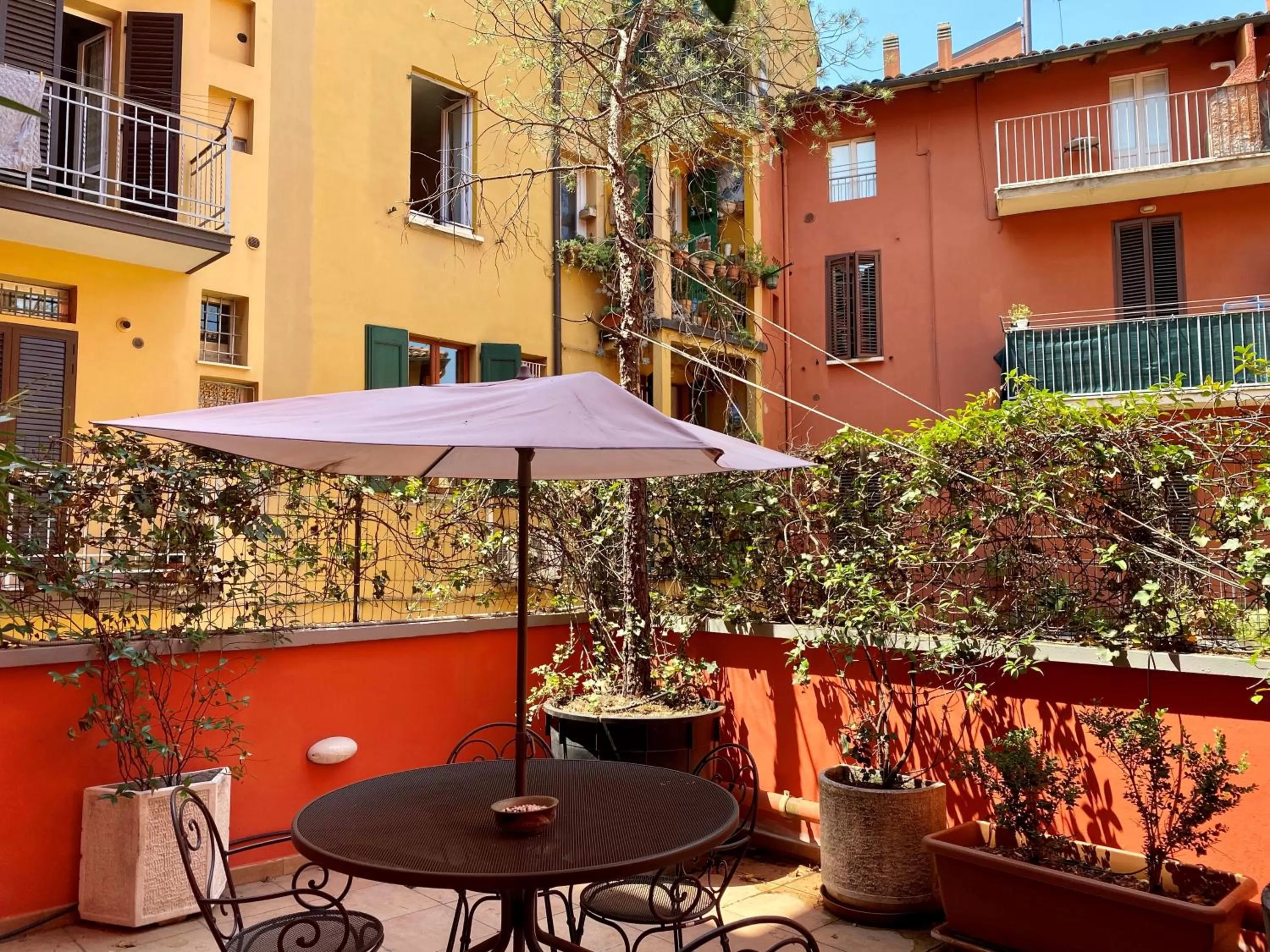 Patio in Hotel Il Guercino