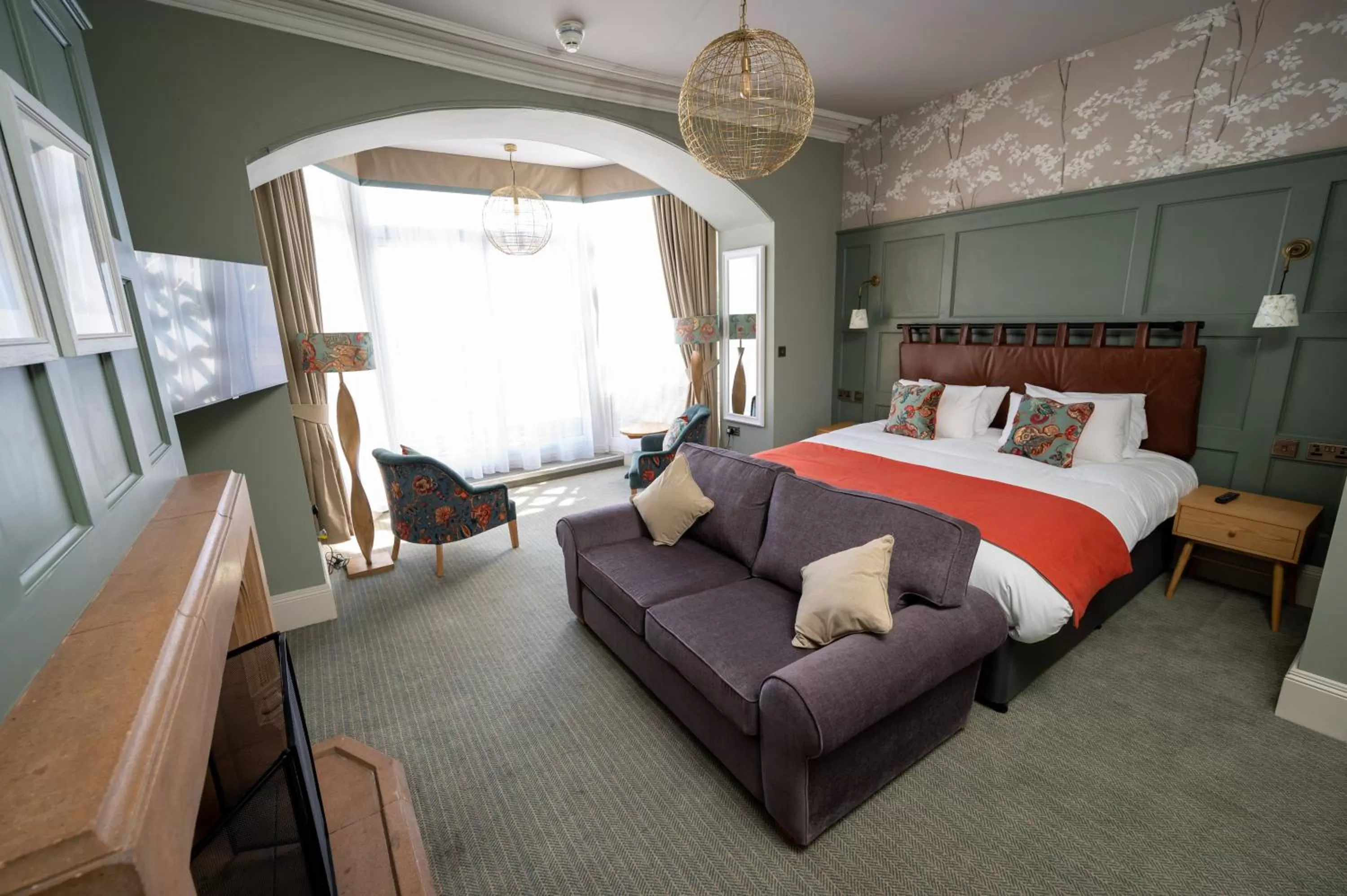 Bedroom, Bed in Victoria Hotel by Chef & Brewer Collection