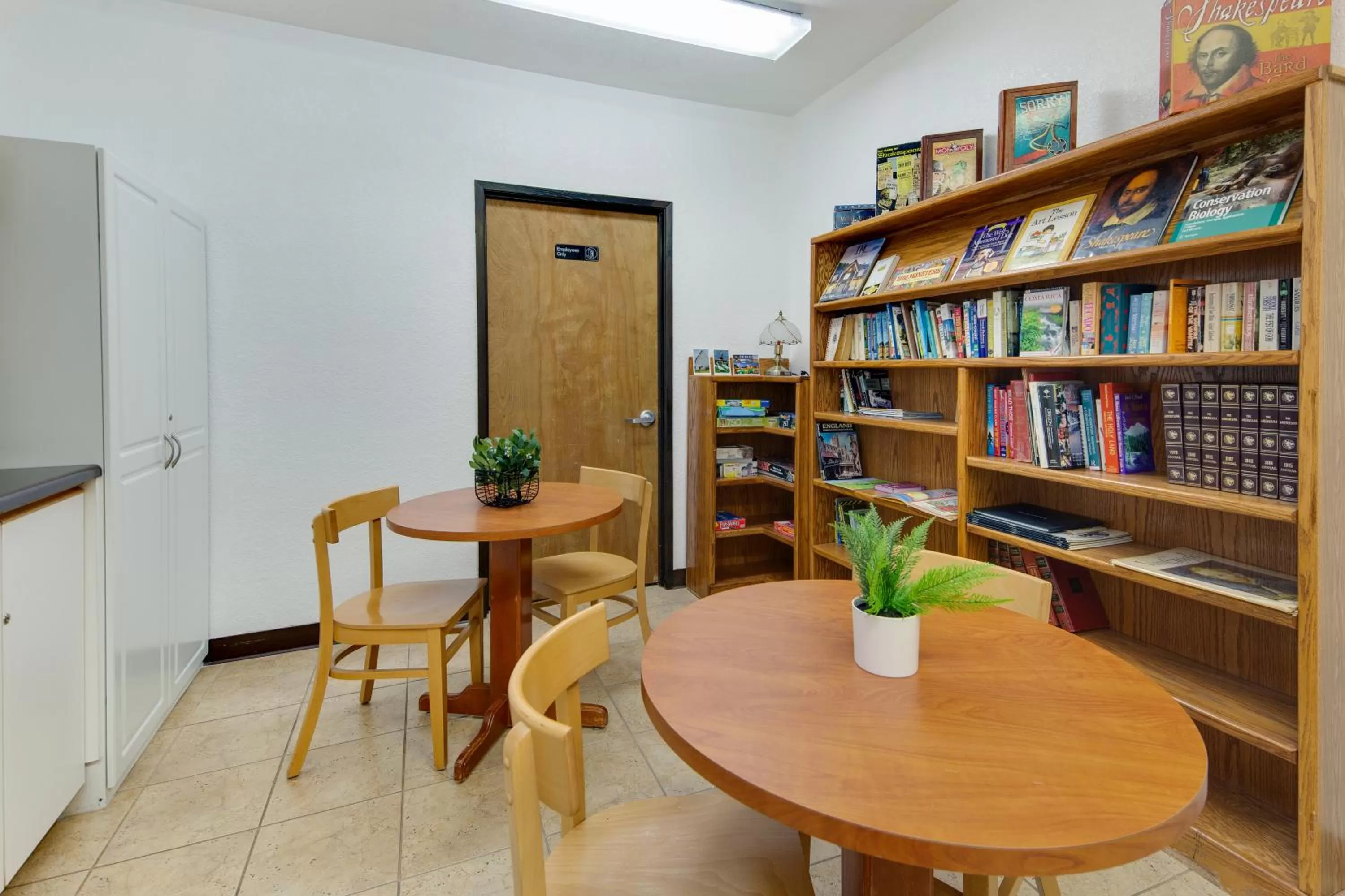 Area and facilities in Stratford Inn