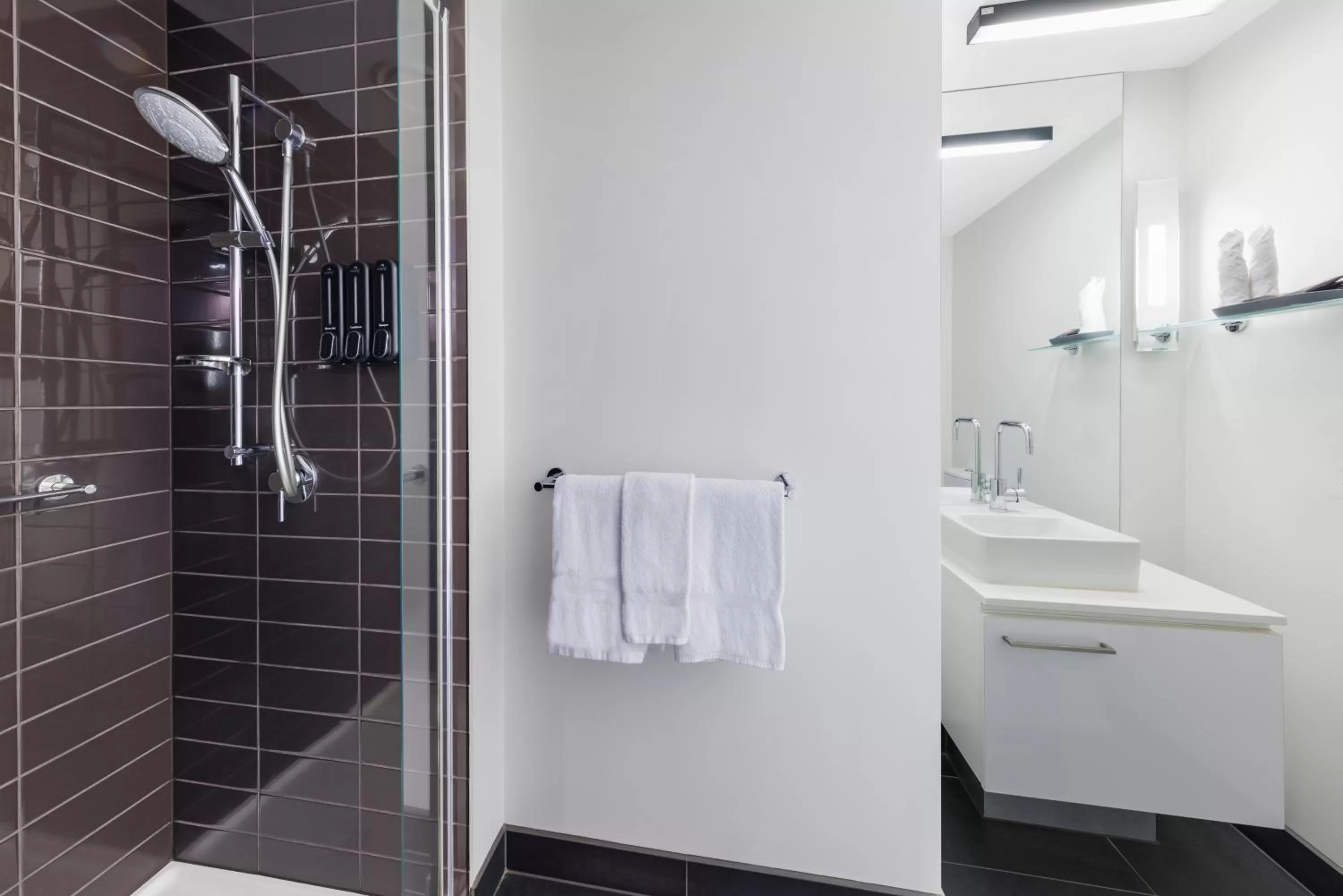 Shower, Bathroom in Mercure Melbourne St Kilda Road