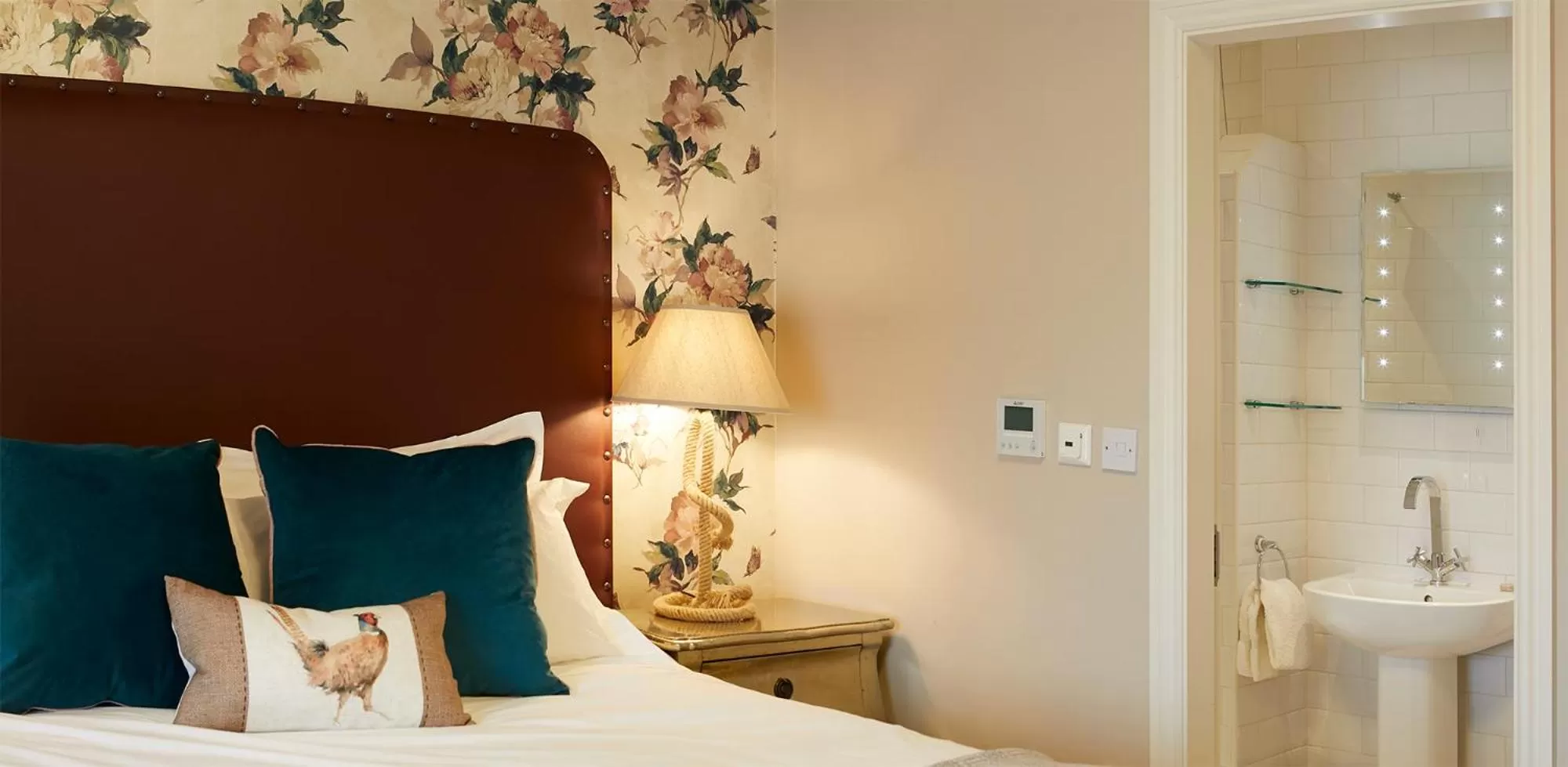 Bed in The Plough Inn & Cottages