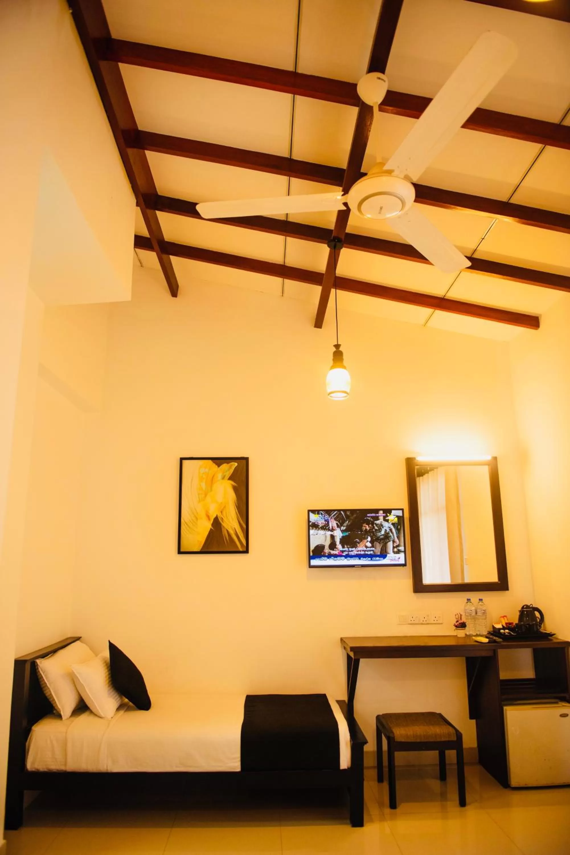 Bed, Seating Area in 49 Ella