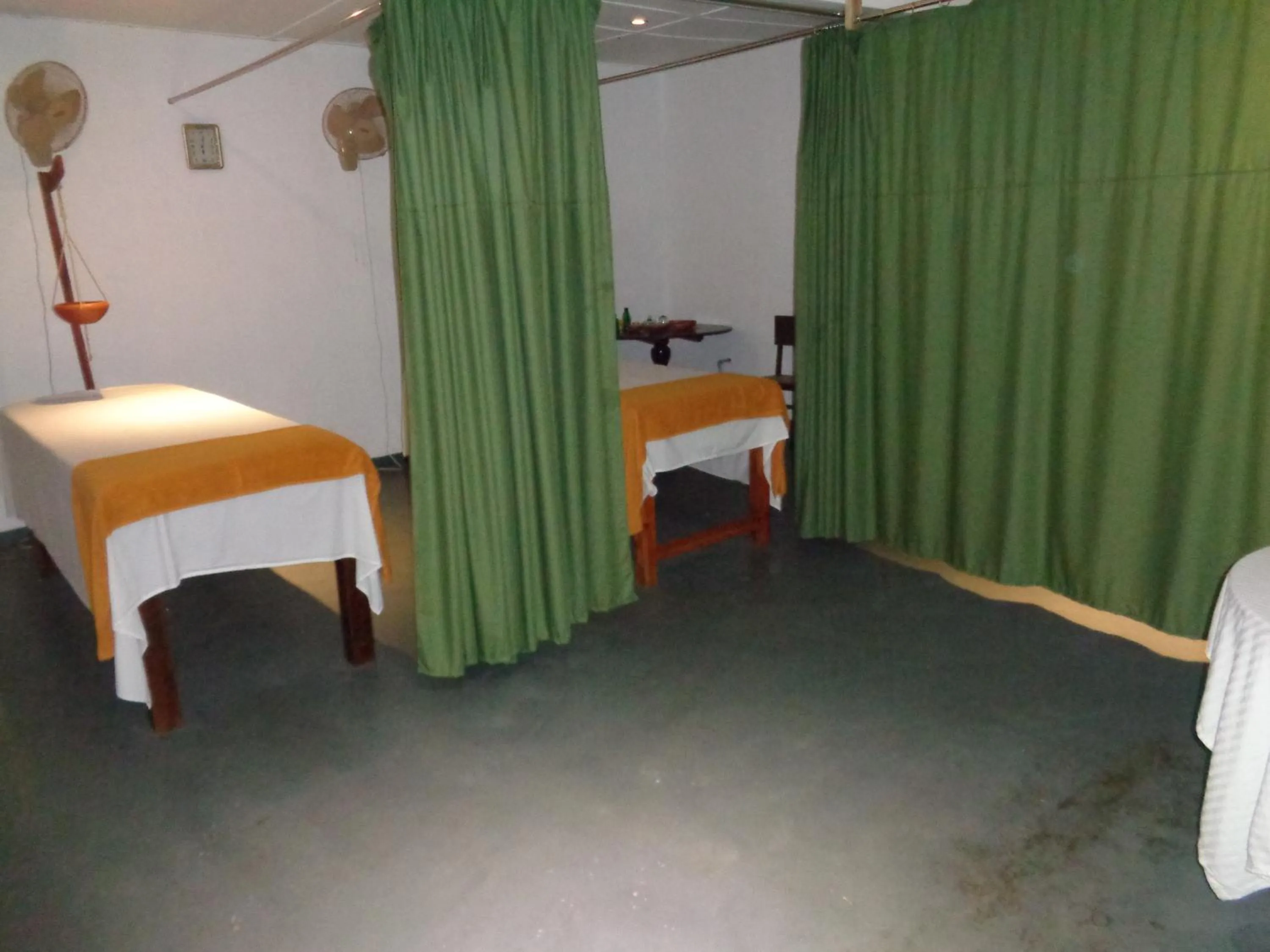 Massage, Bed in The Lakeside at Nuwarawewa