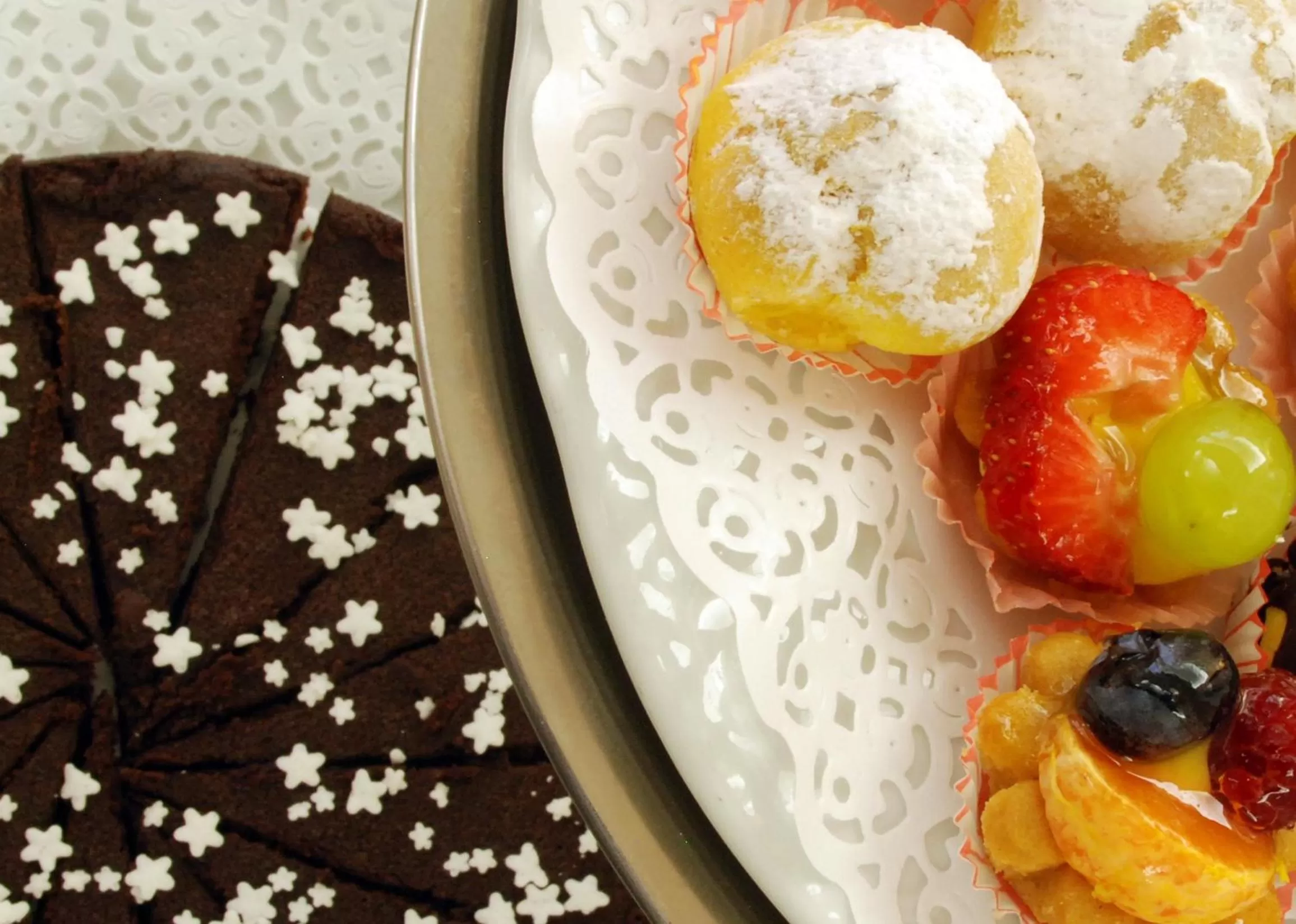 Restaurant/places to eat in Hotel Carlton