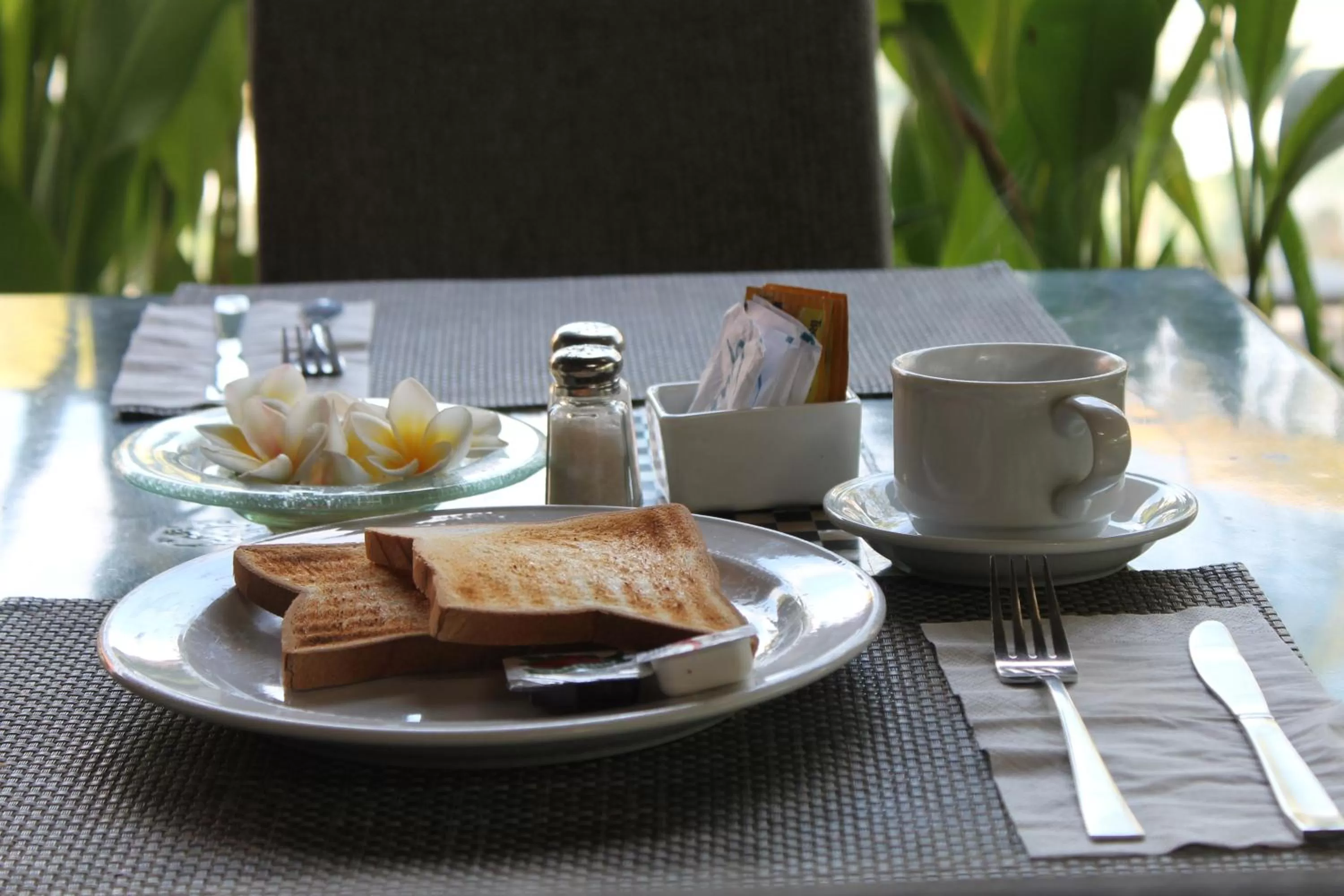 American breakfast in Adi Dharma Hotel Legian