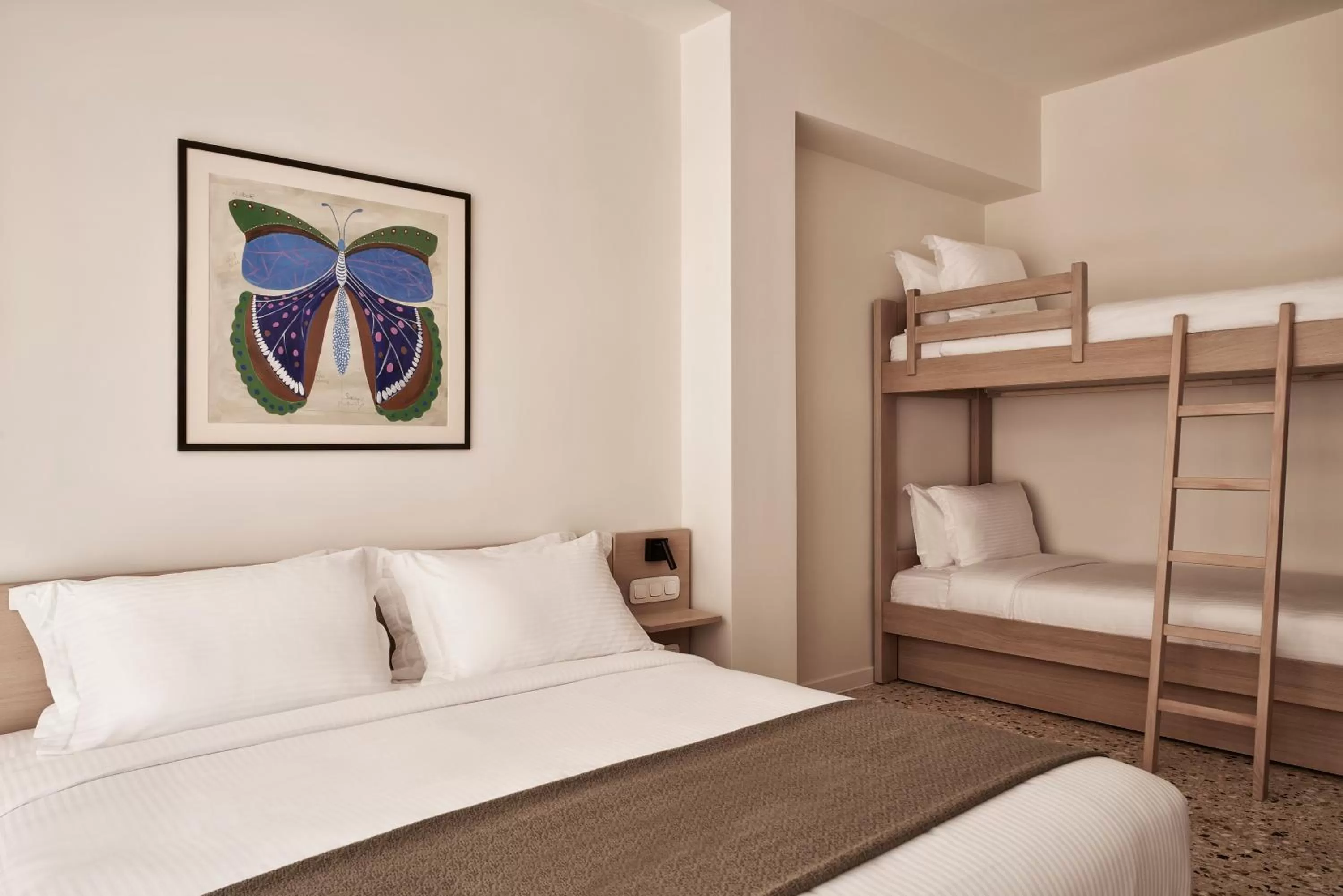 Bedroom, Bed in Vasi